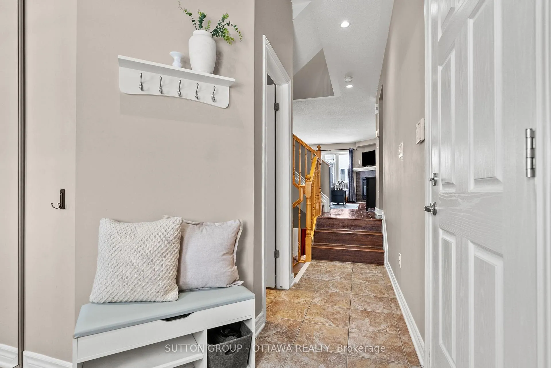 Photo 6 of 682 Paul Metivier Drive, Ottawa, Barrhaven - Strandherd — HOMEH