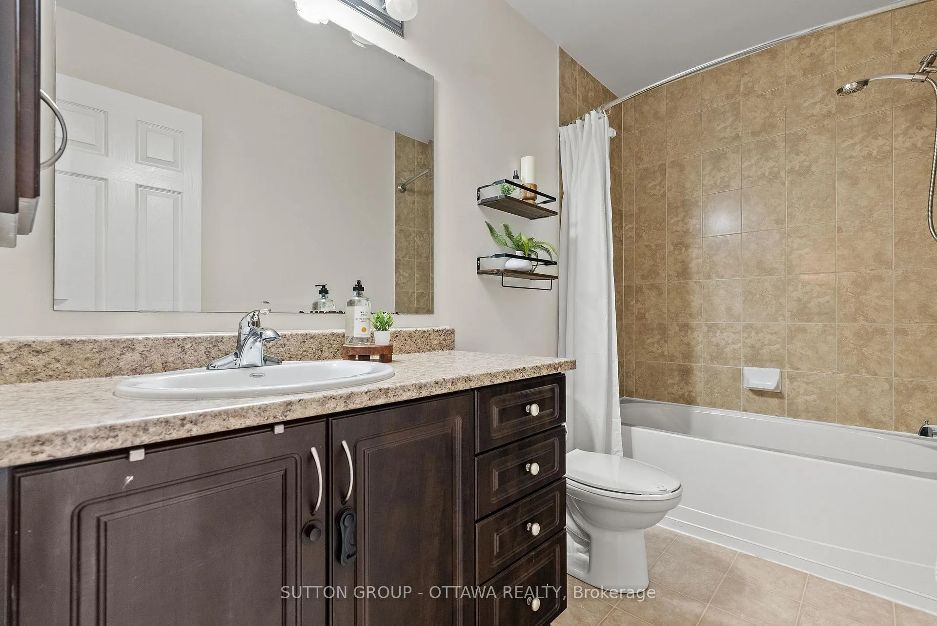Photo 19 of 682 Paul Metivier Drive, Ottawa, Barrhaven - Strandherd — HOMEH