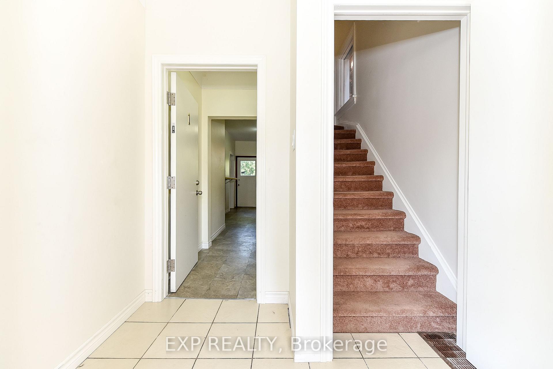 Photo 4 of Unit 1, 182 Emerald Street S, Hamilton, Stinson — HOMEH