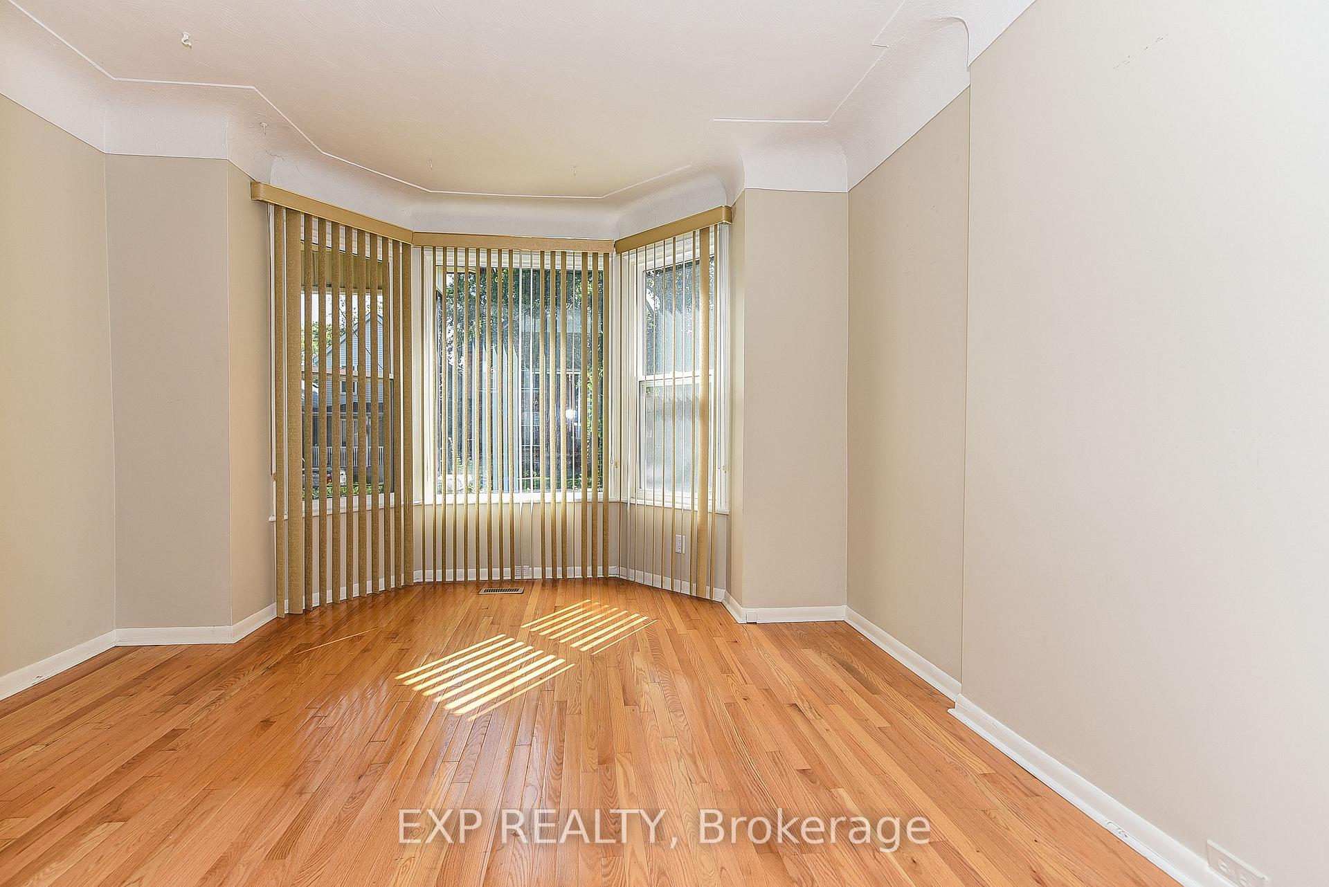 Photo 6 of Unit 1, 182 Emerald Street S, Hamilton, Stinson — HOMEH