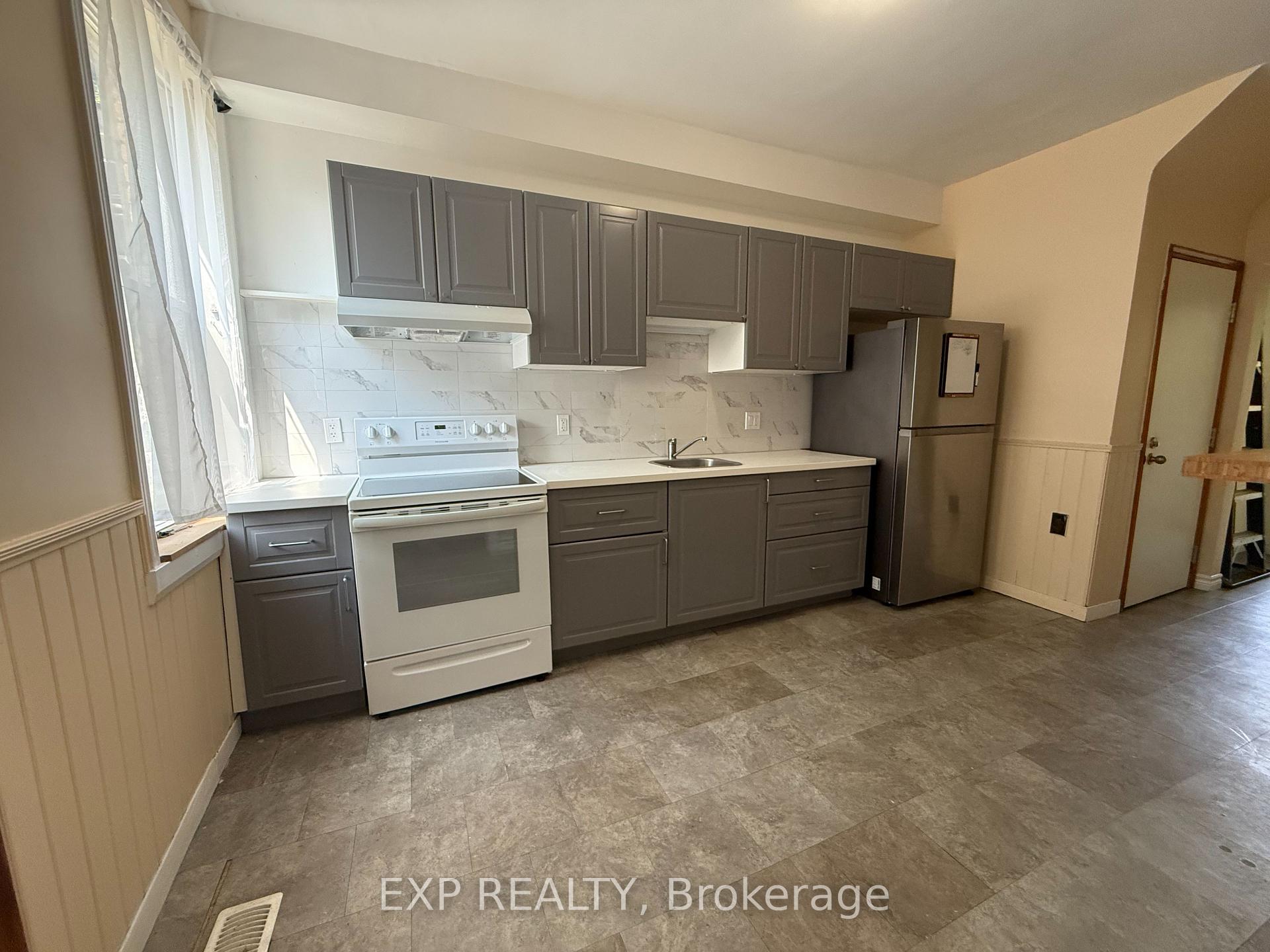 Photo 7 of Unit 1, 182 Emerald Street S, Hamilton, Stinson — HOMEH