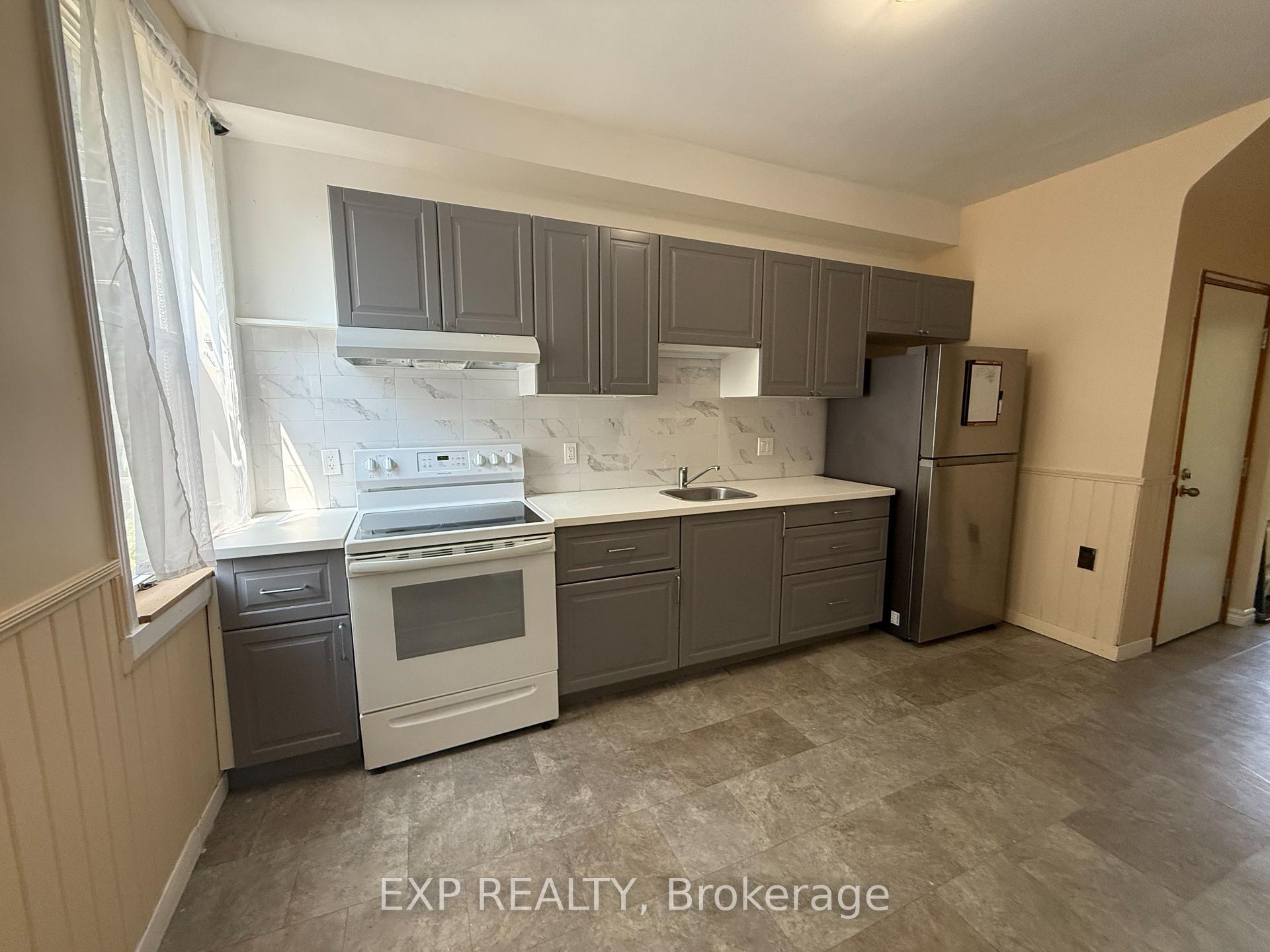 Photo 8 of Unit 1, 182 Emerald Street S, Hamilton, Stinson — HOMEH