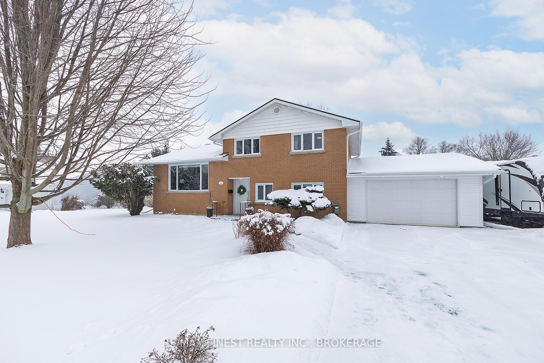 Photo 2 of 31 Manitou Crescent E, Loyalist, Amherstview — HOMEH