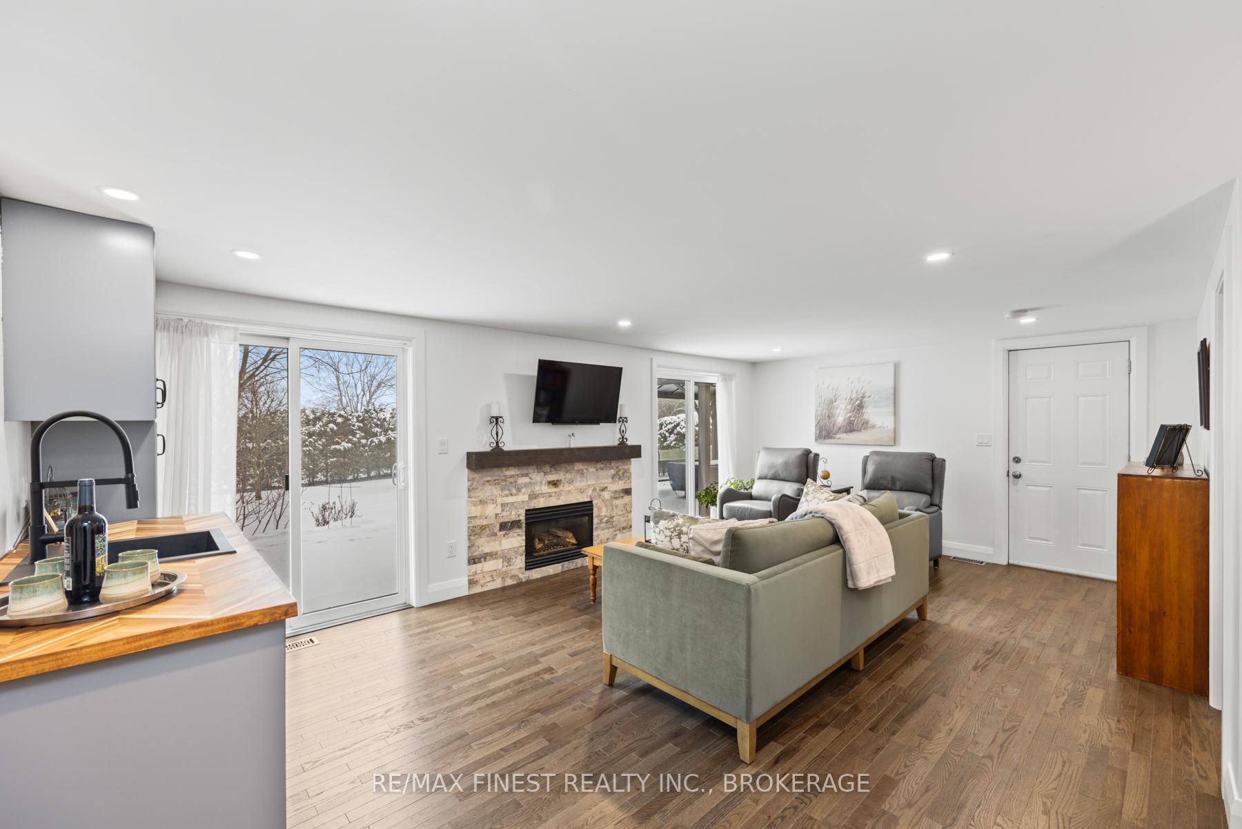 Photo 6 of 31 Manitou Crescent E, Loyalist, Amherstview — HOMEH