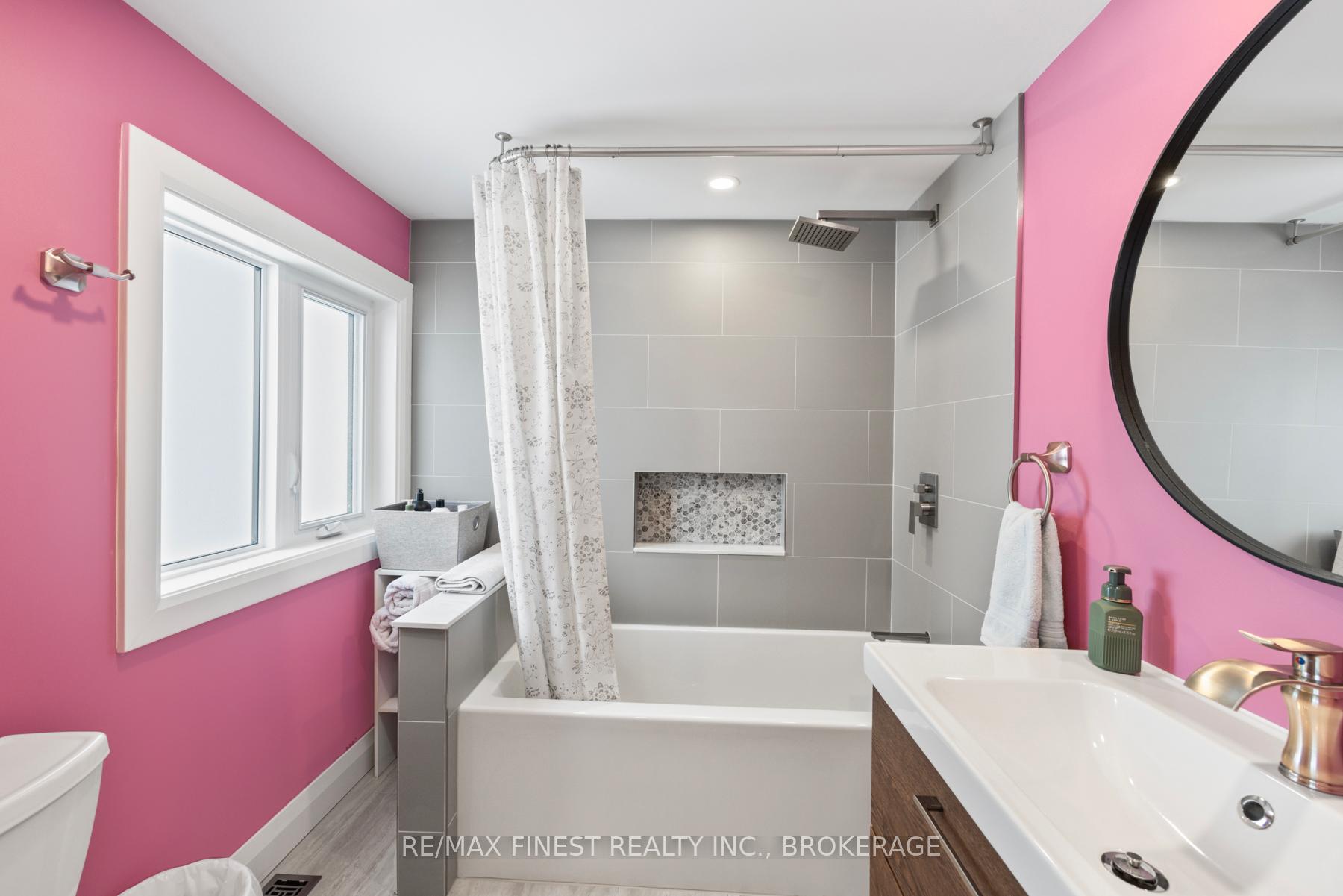 Photo 13 of 31 Manitou Crescent E, Loyalist, Amherstview — HOMEH