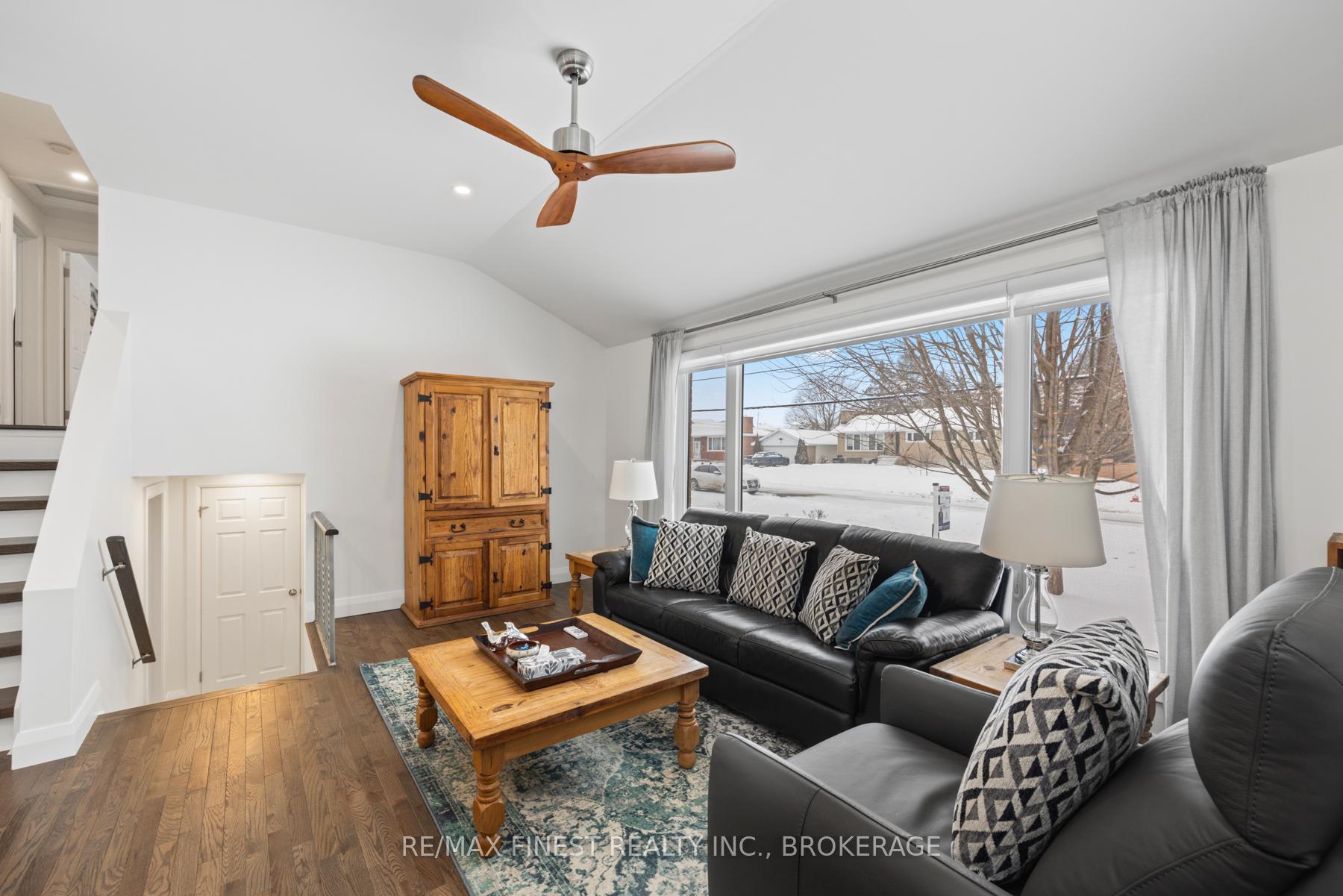 Photo 16 of 31 Manitou Crescent E, Loyalist, Amherstview — HOMEH