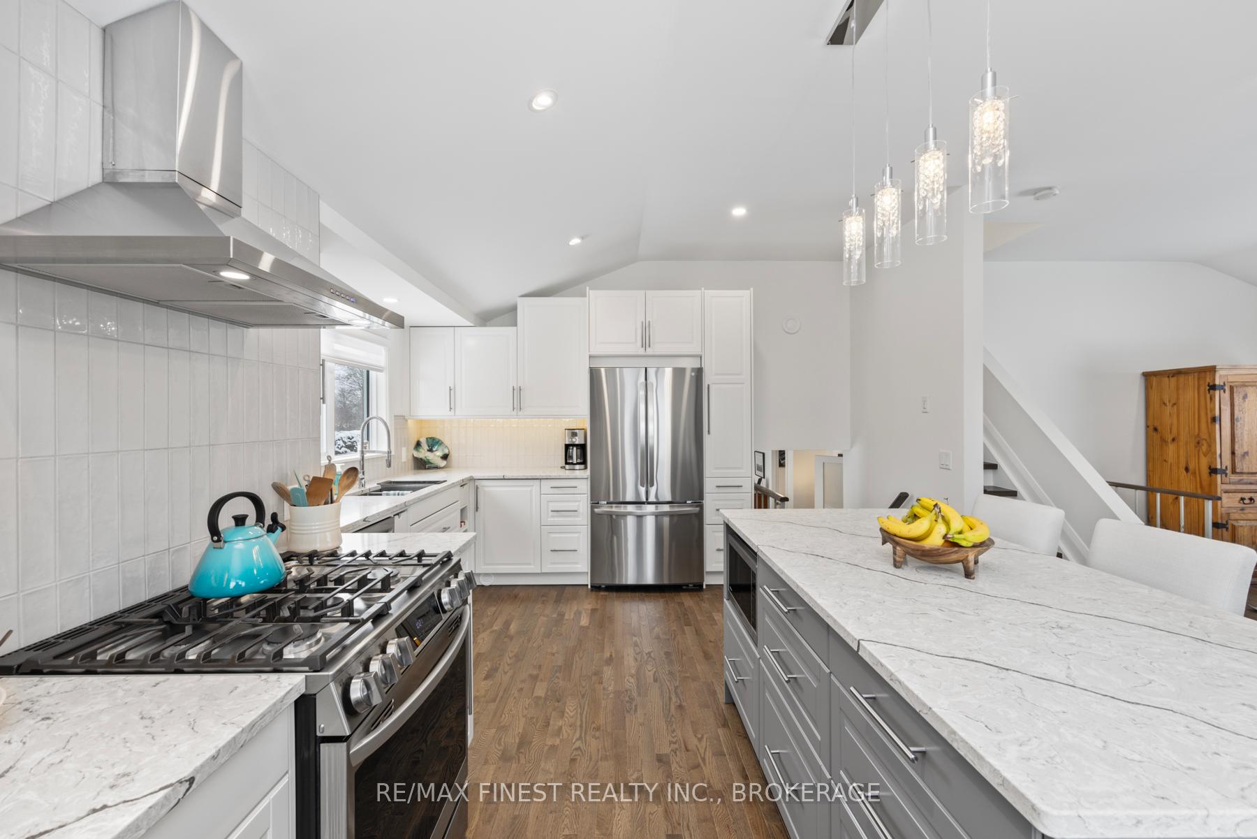 Photo 19 of 31 Manitou Crescent E, Loyalist, Amherstview — HOMEH