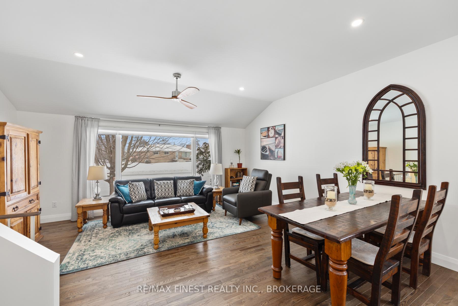 Photo 24 of 31 Manitou Crescent E, Loyalist, Amherstview — HOMEH