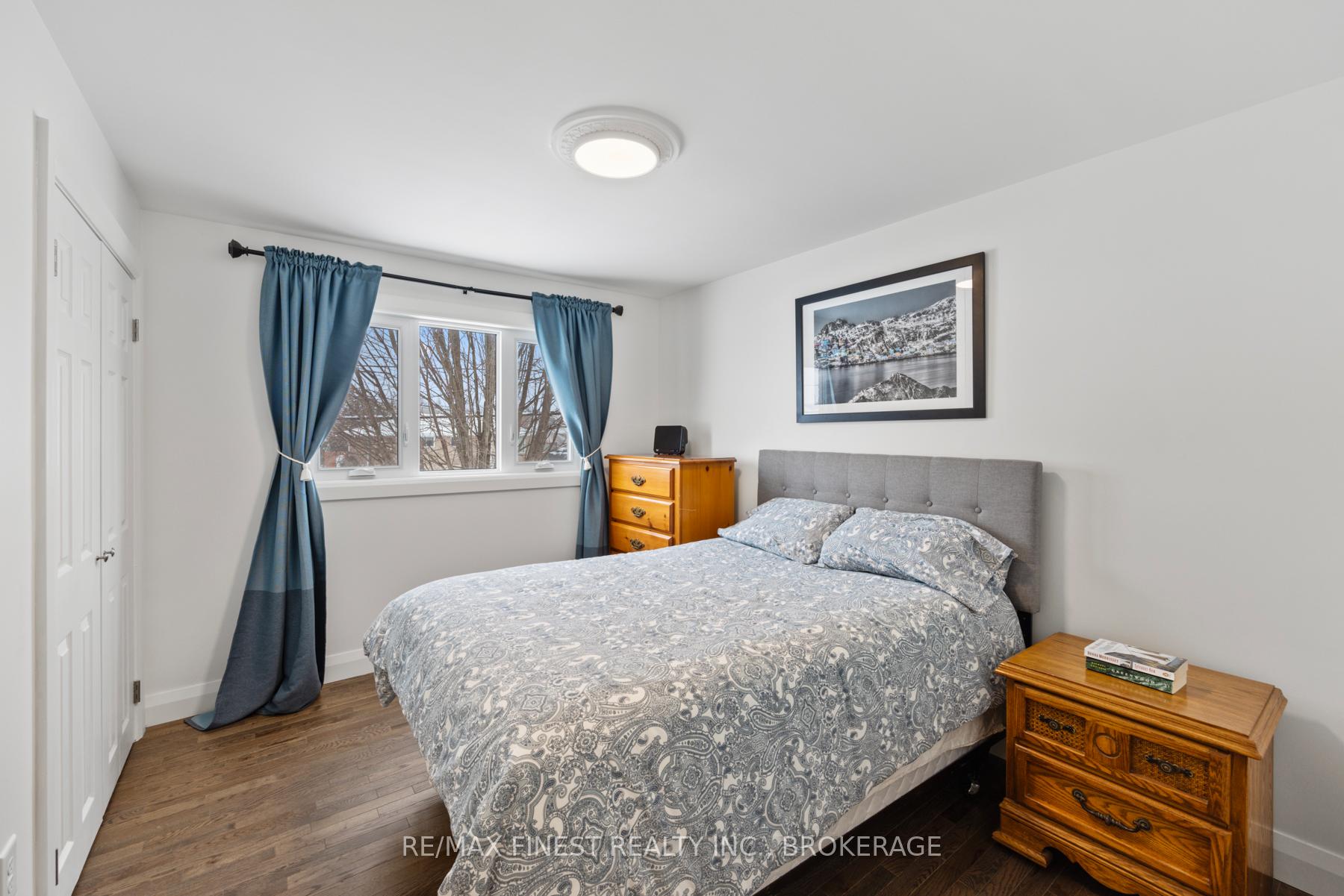 Photo 26 of 31 Manitou Crescent E, Loyalist, Amherstview — HOMEH