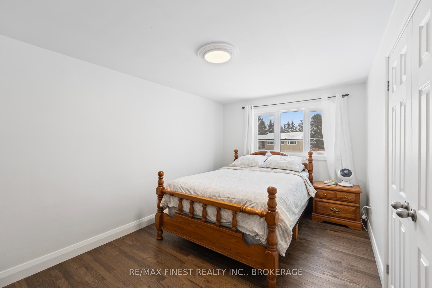 Photo 34 of 31 Manitou Crescent E, Loyalist, Amherstview — HOMEH
