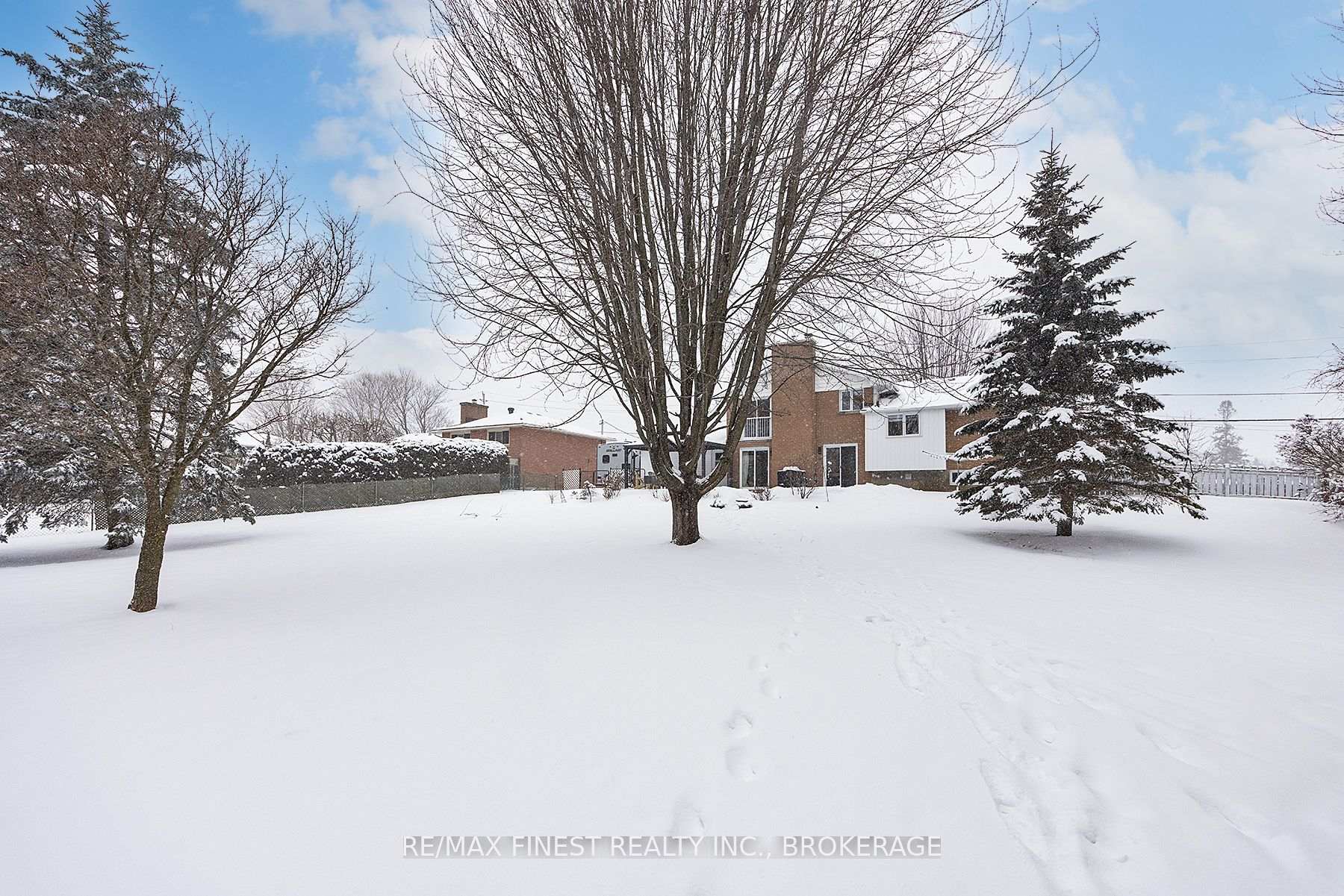 Photo 43 of 31 Manitou Crescent E, Loyalist, Amherstview — HOMEH