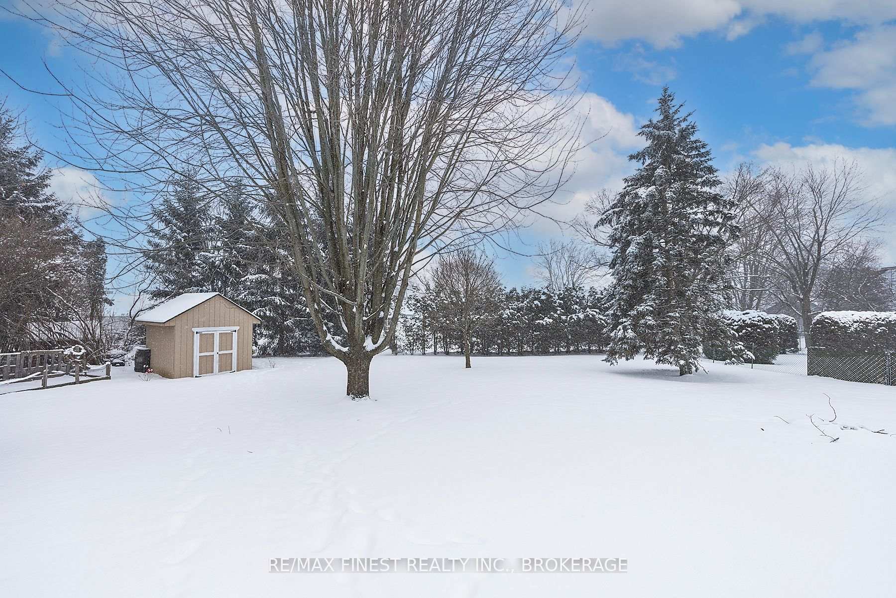 Photo 44 of 31 Manitou Crescent E, Loyalist, Amherstview — HOMEH