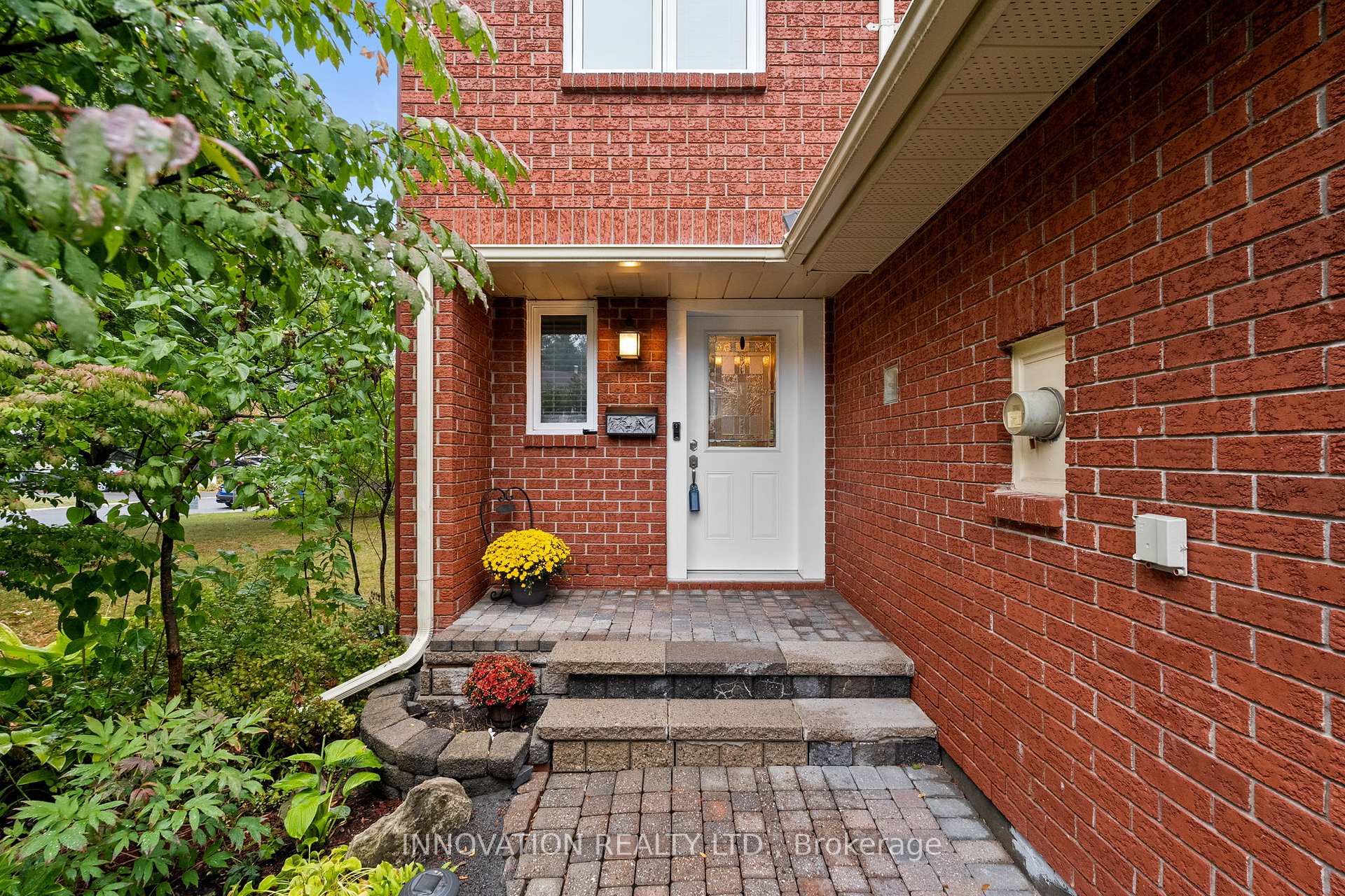 Photo 3 of 39 Furlong Crescent, Ottawa, Kanata - Bridlewood — HOMEH