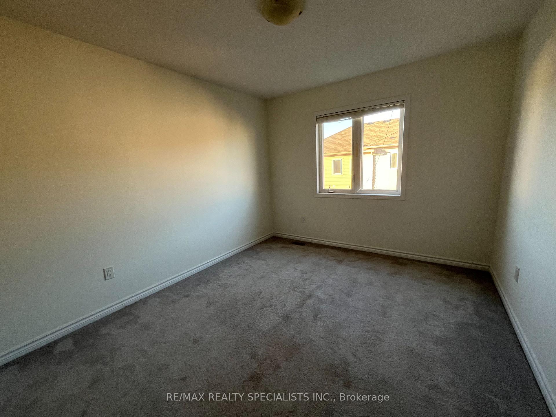 Photo 10 of 25 Stratus Street, Kitchener — HOMEH