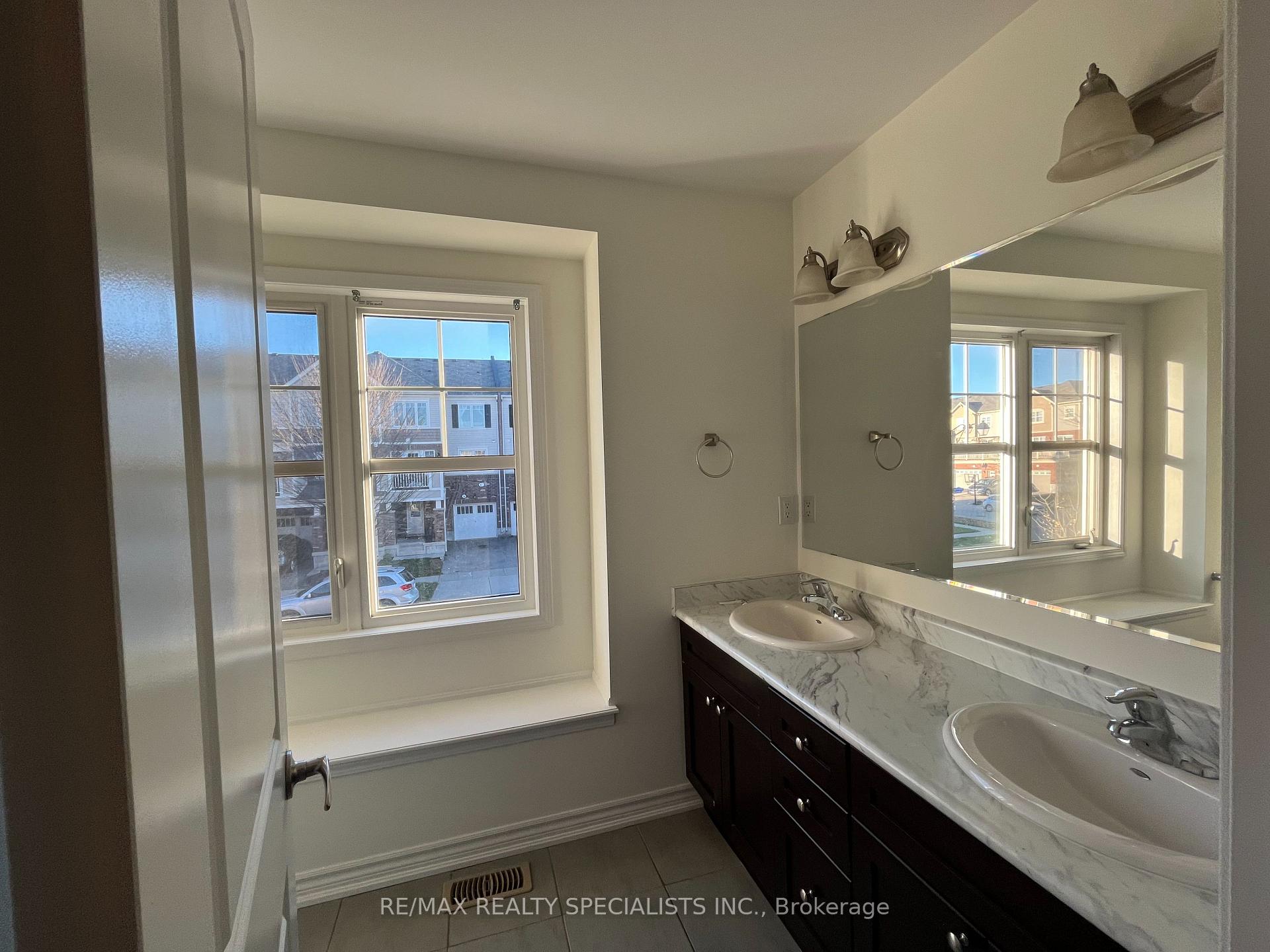 Photo 12 of 25 Stratus Street, Kitchener — HOMEH