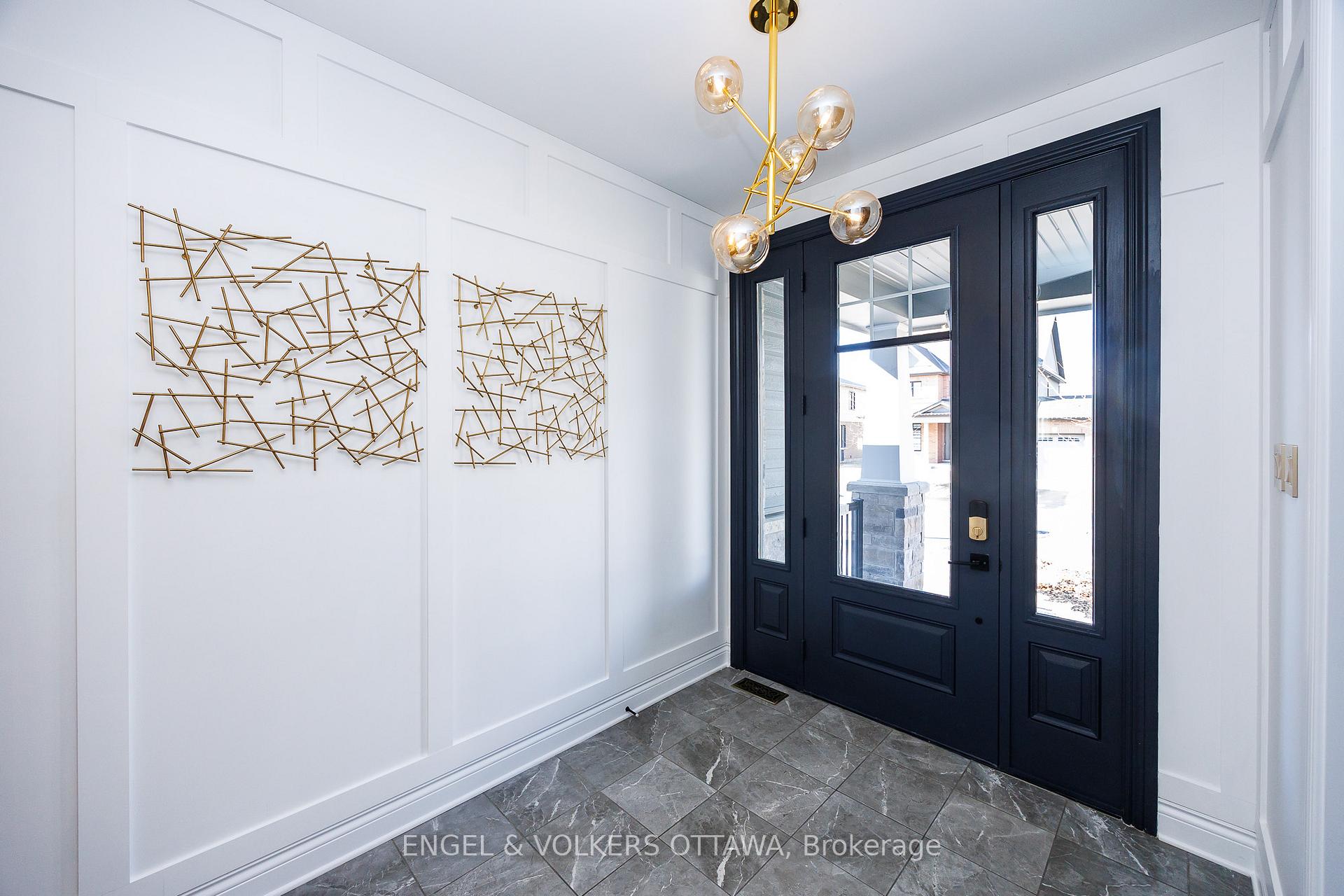 Photo 4 of 886 Percival Crescent, Ottawa, Mahogany Community — HOMEH