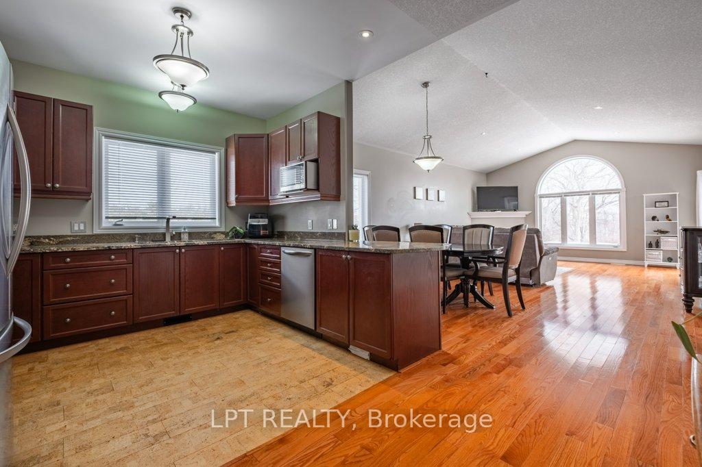 Photo 4 of 209 Amy Lynn Drive, Loyalist, Amherstview — HOMEH