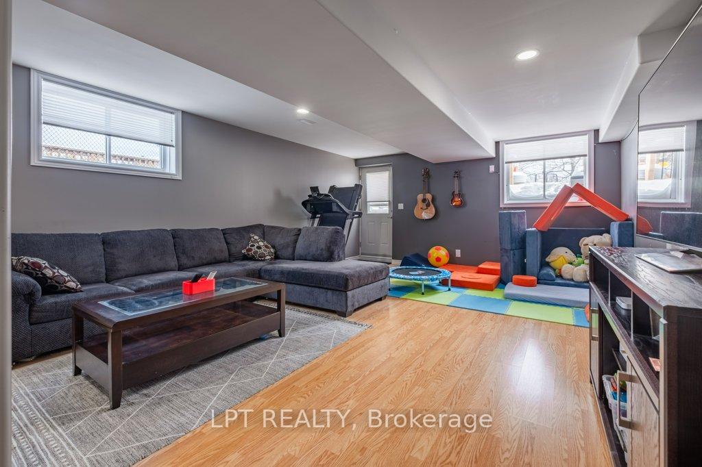 Photo 9 of 209 Amy Lynn Drive, Loyalist, Amherstview — HOMEH