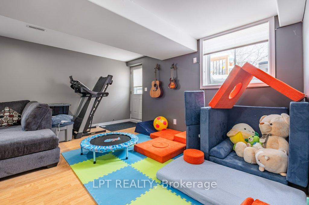 Photo 10 of 209 Amy Lynn Drive, Loyalist, Amherstview — HOMEH