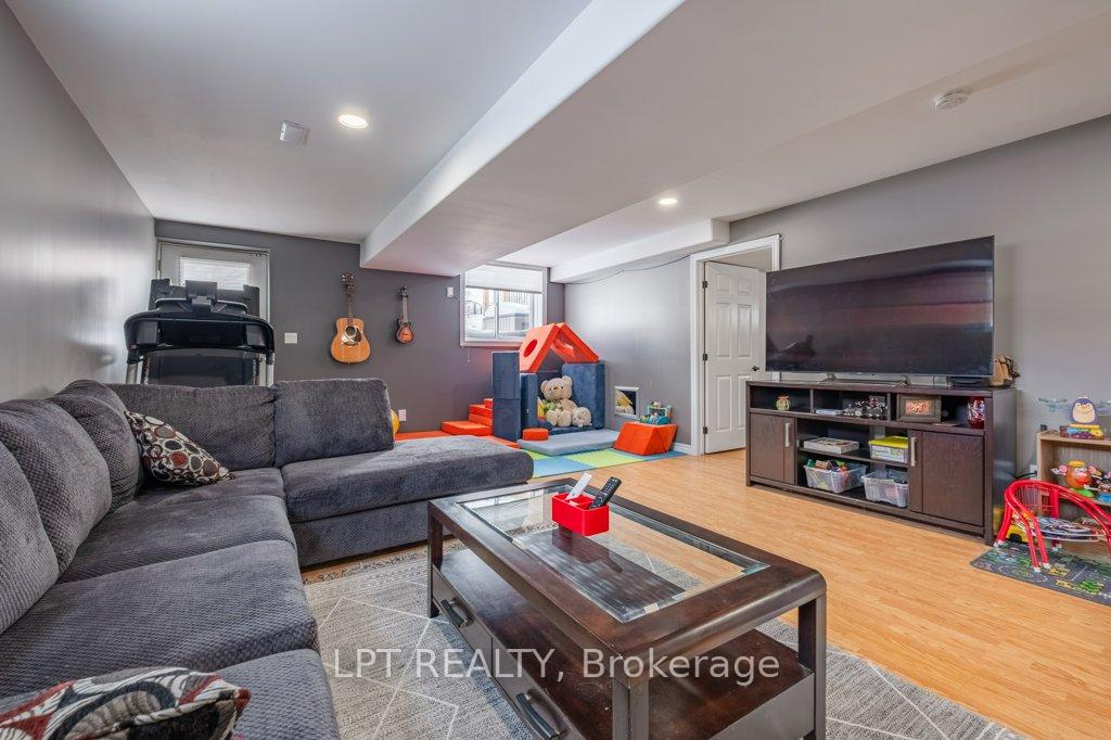 Photo 12 of 209 Amy Lynn Drive, Loyalist, Amherstview — HOMEH