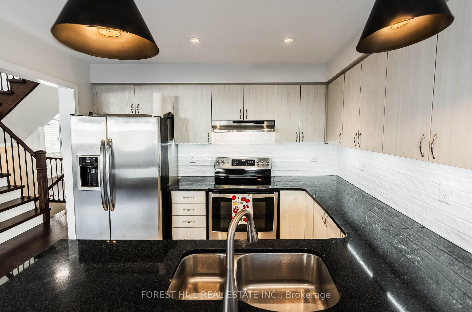 Photo 13 of 11 Glenvista Drive, Kitchener — HOMEH