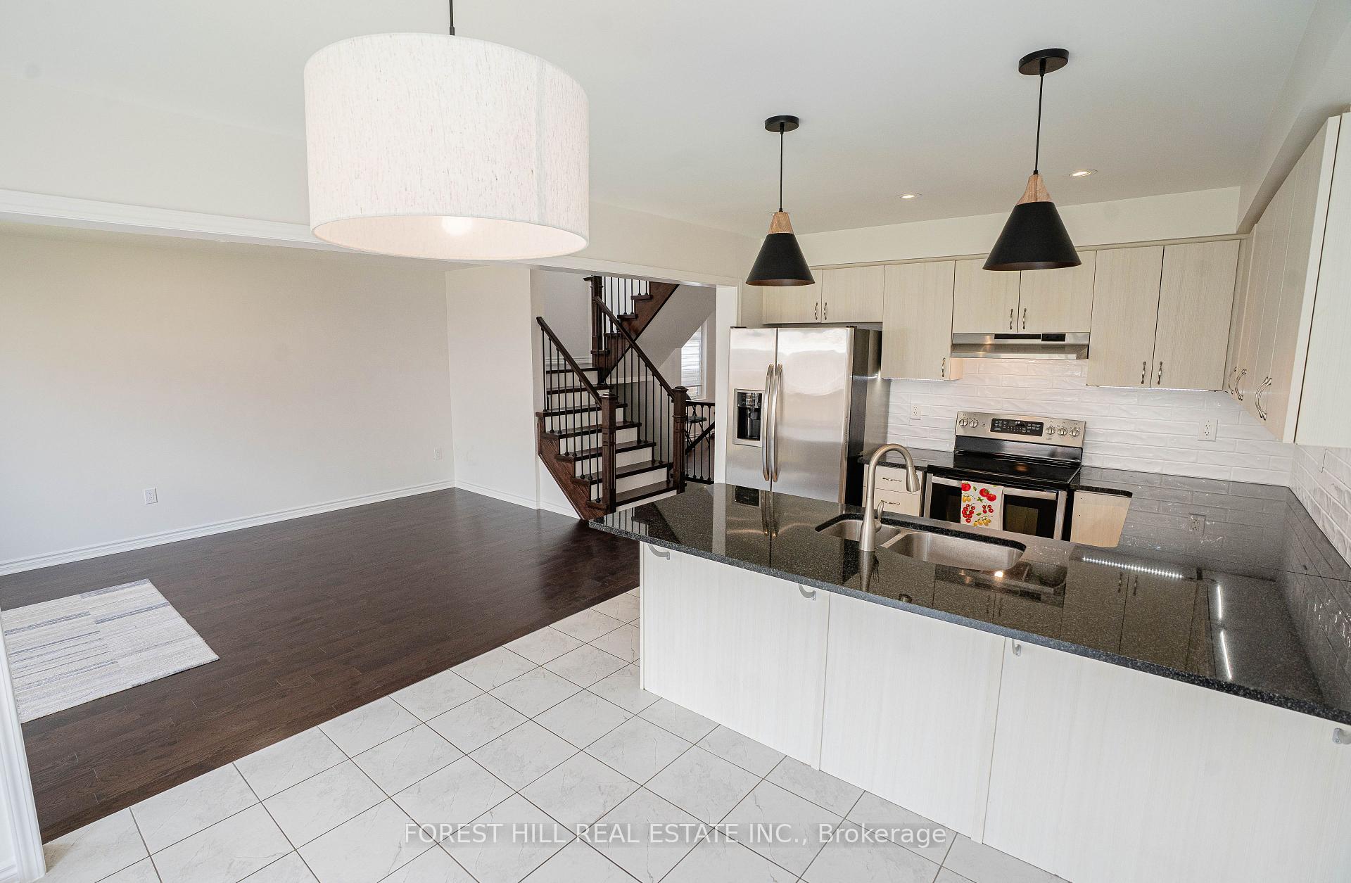 Photo 14 of 11 Glenvista Drive, Kitchener — HOMEH