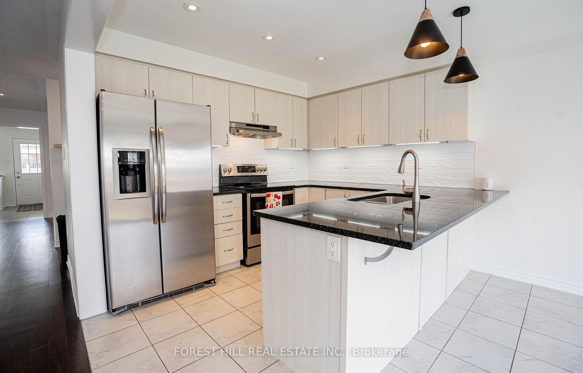 Photo 15 of 11 Glenvista Drive, Kitchener — HOMEH