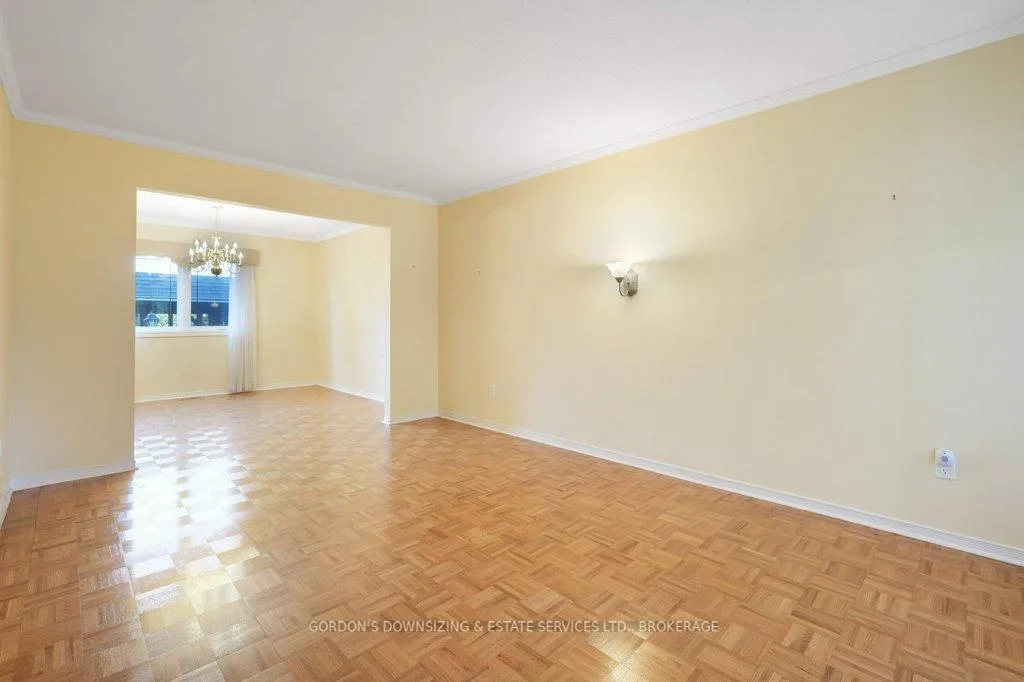 Photo 10 of 30 Chickasaw Crescent, Ottawa, Kanata - Bridlewood — HOMEH