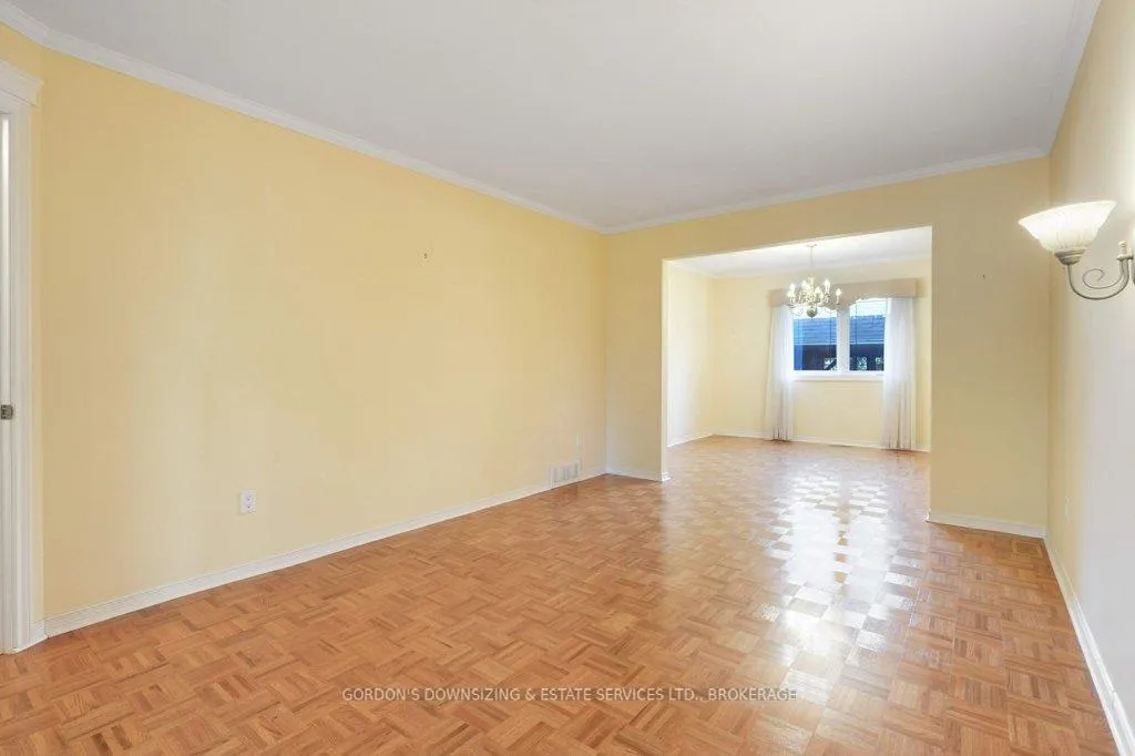 Photo 11 of 30 Chickasaw Crescent, Ottawa, Kanata - Bridlewood — HOMEH
