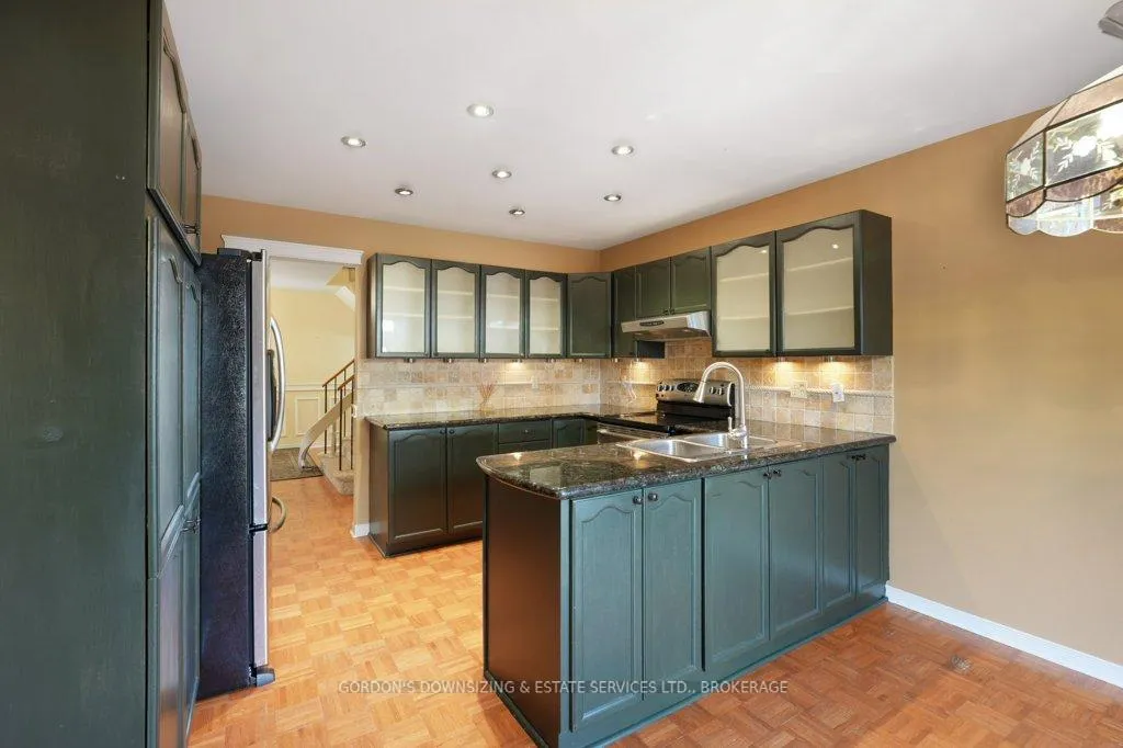 Photo 16 of 30 Chickasaw Crescent, Ottawa, Kanata - Bridlewood — HOMEH