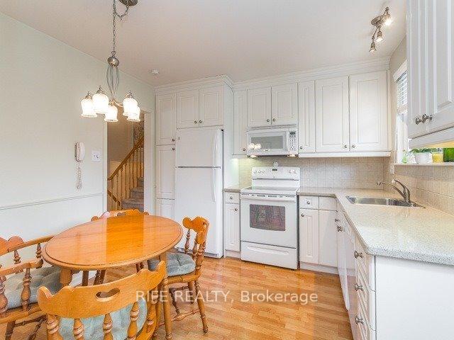Photo 2 of 10 Arrowflight Drive, Markham, Bullock — HOMEH