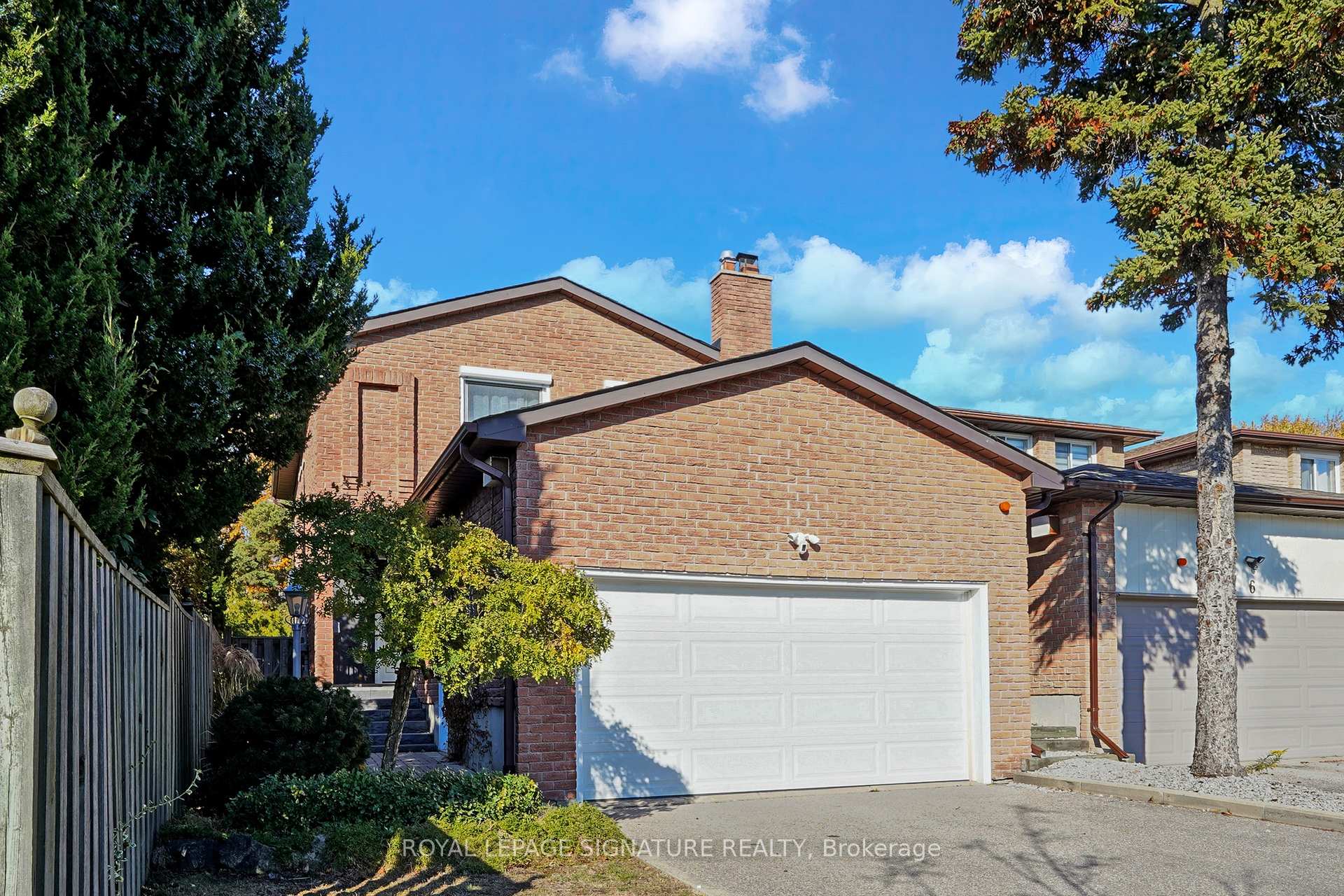 Photo 1 of 4 Larksmere Court, Markham, Milliken Mills West — HOMEH
