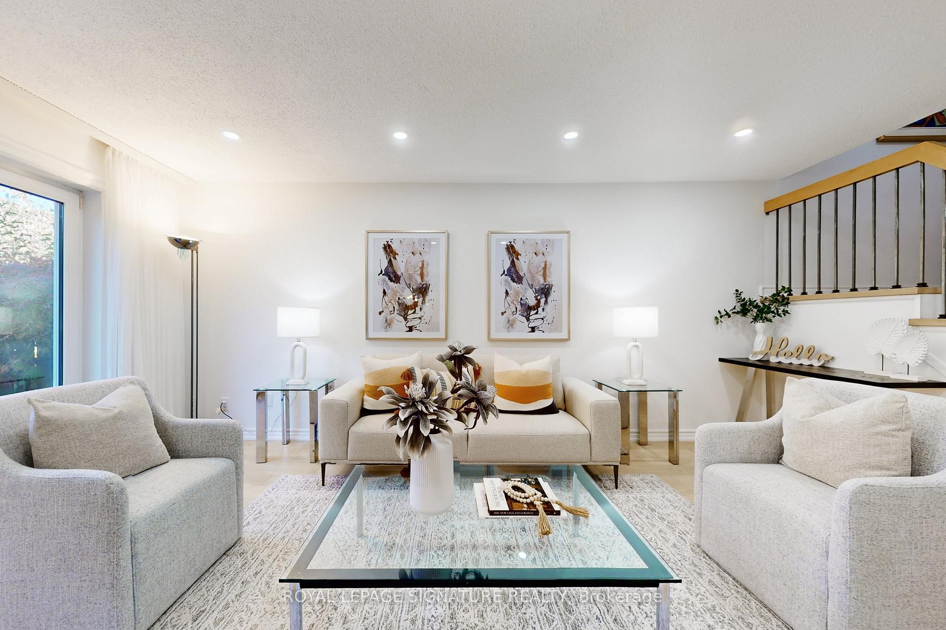 Photo 4 of 4 Larksmere Court, Markham, Milliken Mills West — HOMEH