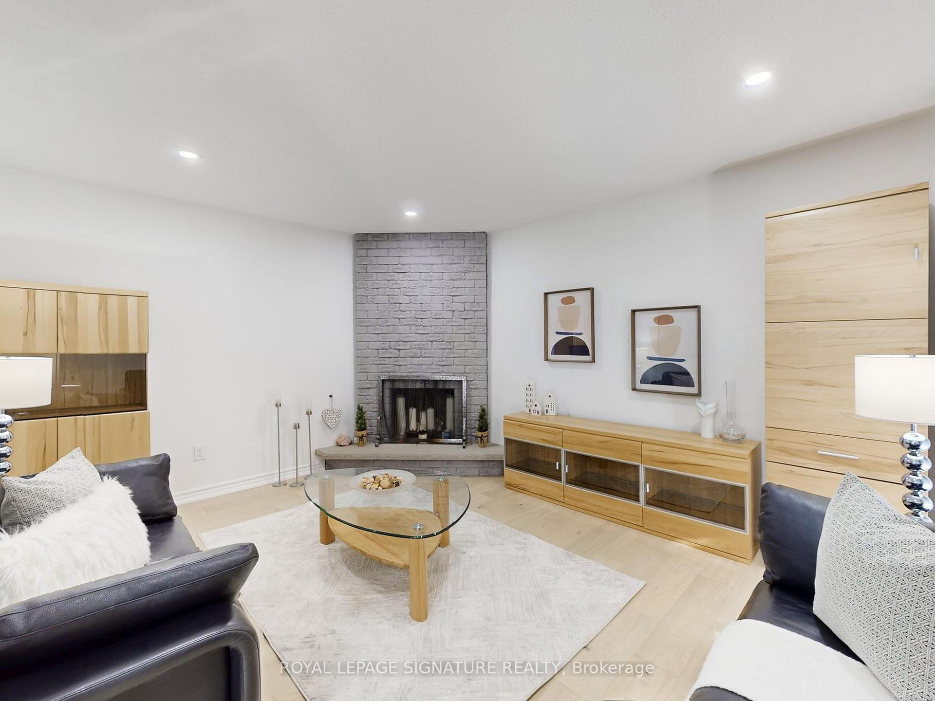 Photo 9 of 4 Larksmere Court, Markham, Milliken Mills West — HOMEH