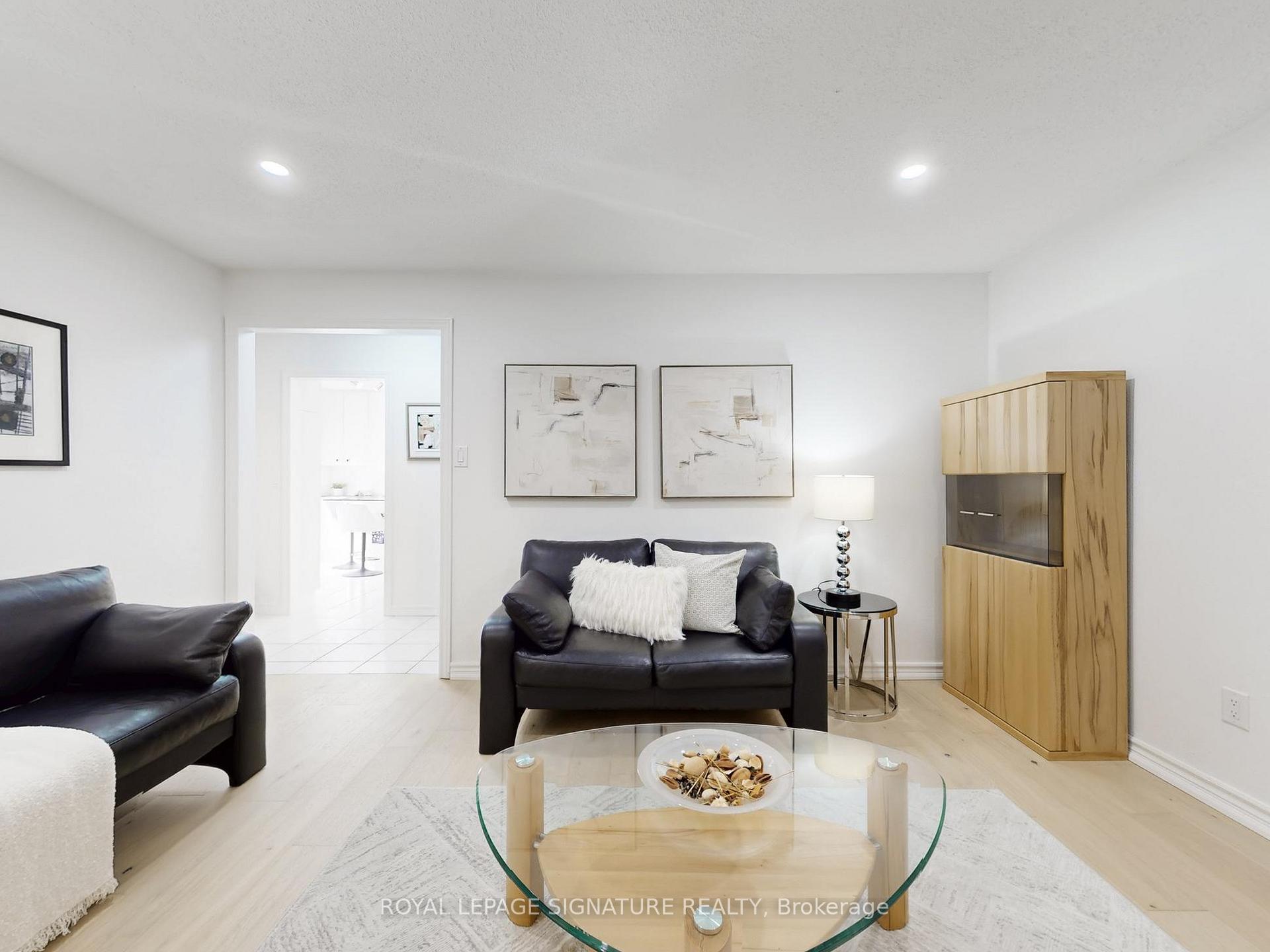 Photo 12 of 4 Larksmere Court, Markham, Milliken Mills West — HOMEH