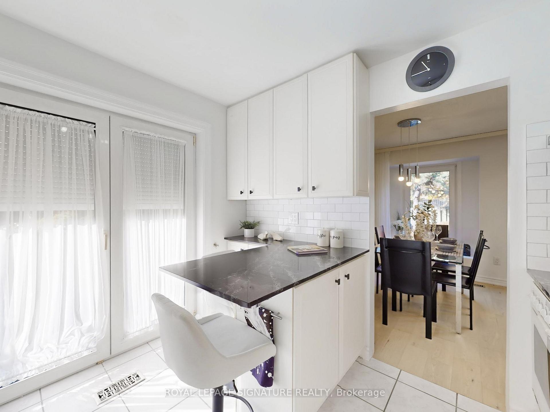 Photo 19 of 4 Larksmere Court, Markham, Milliken Mills West — HOMEH