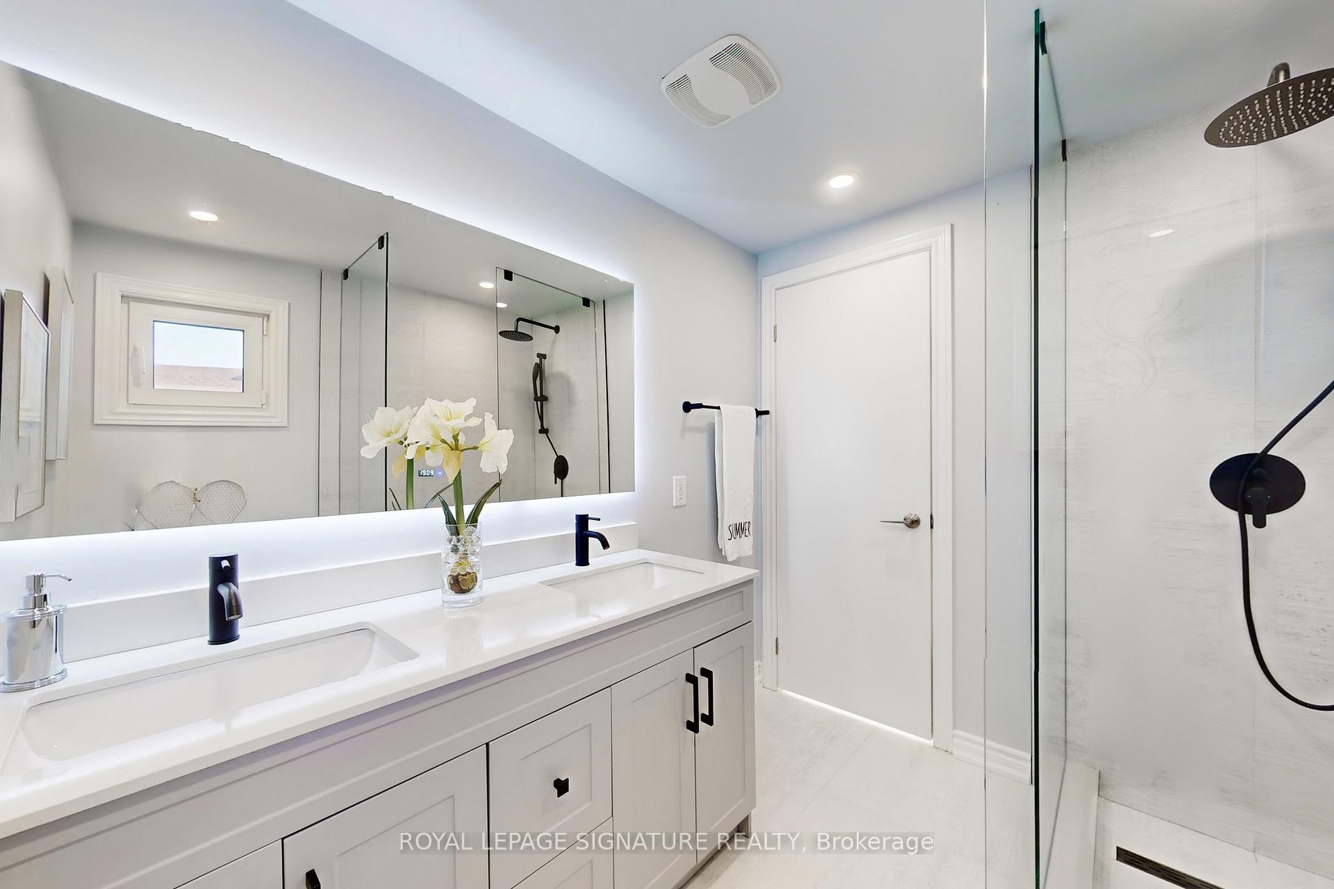 Photo 24 of 4 Larksmere Court, Markham, Milliken Mills West — HOMEH