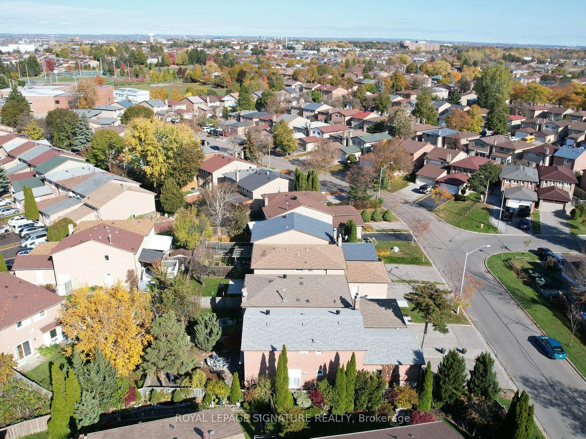 Photo 39 of 4 Larksmere Court, Markham, Milliken Mills West — HOMEH