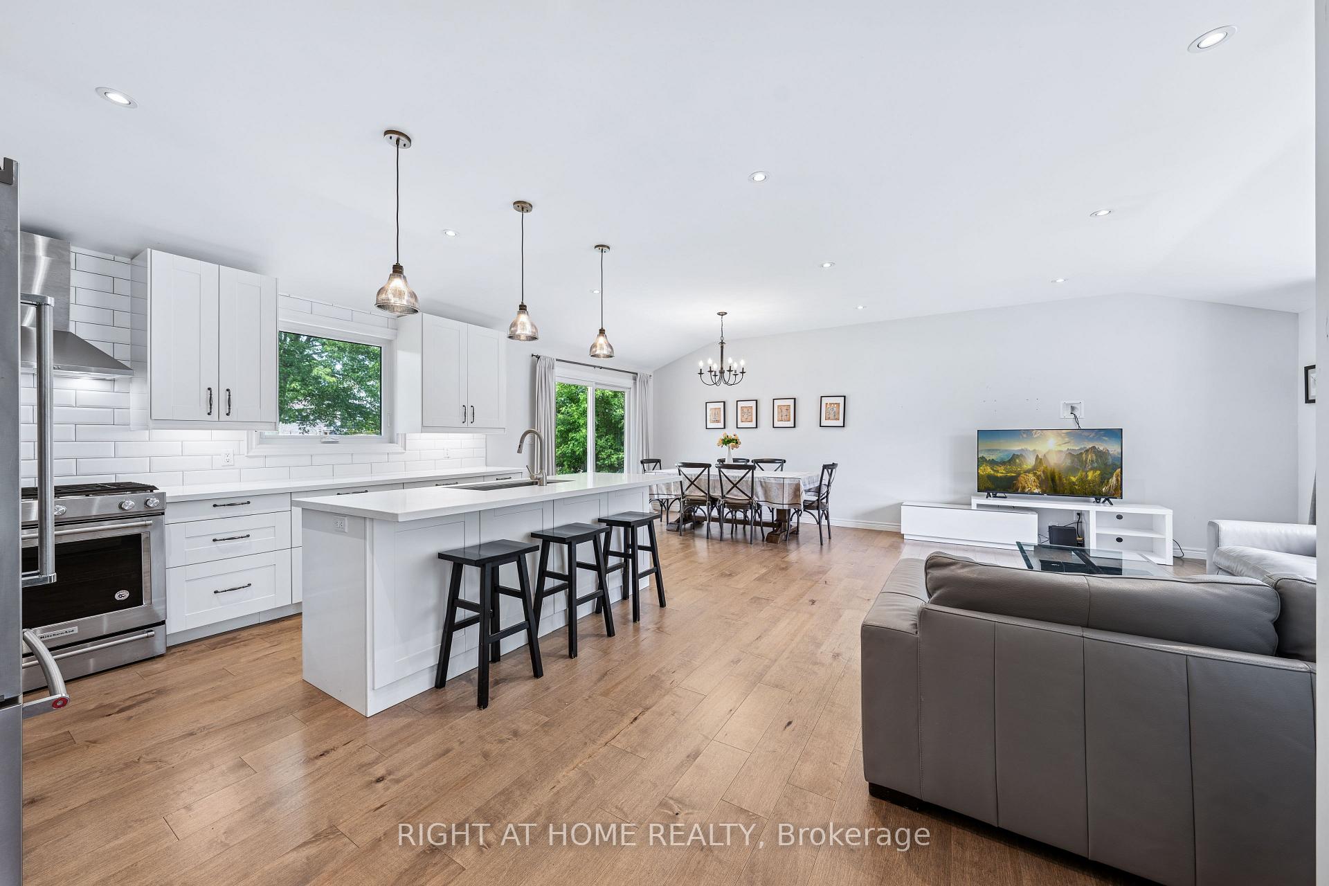 Photo 4 of 1152 Birch Road, Innisfil, Gilford — HOMEH