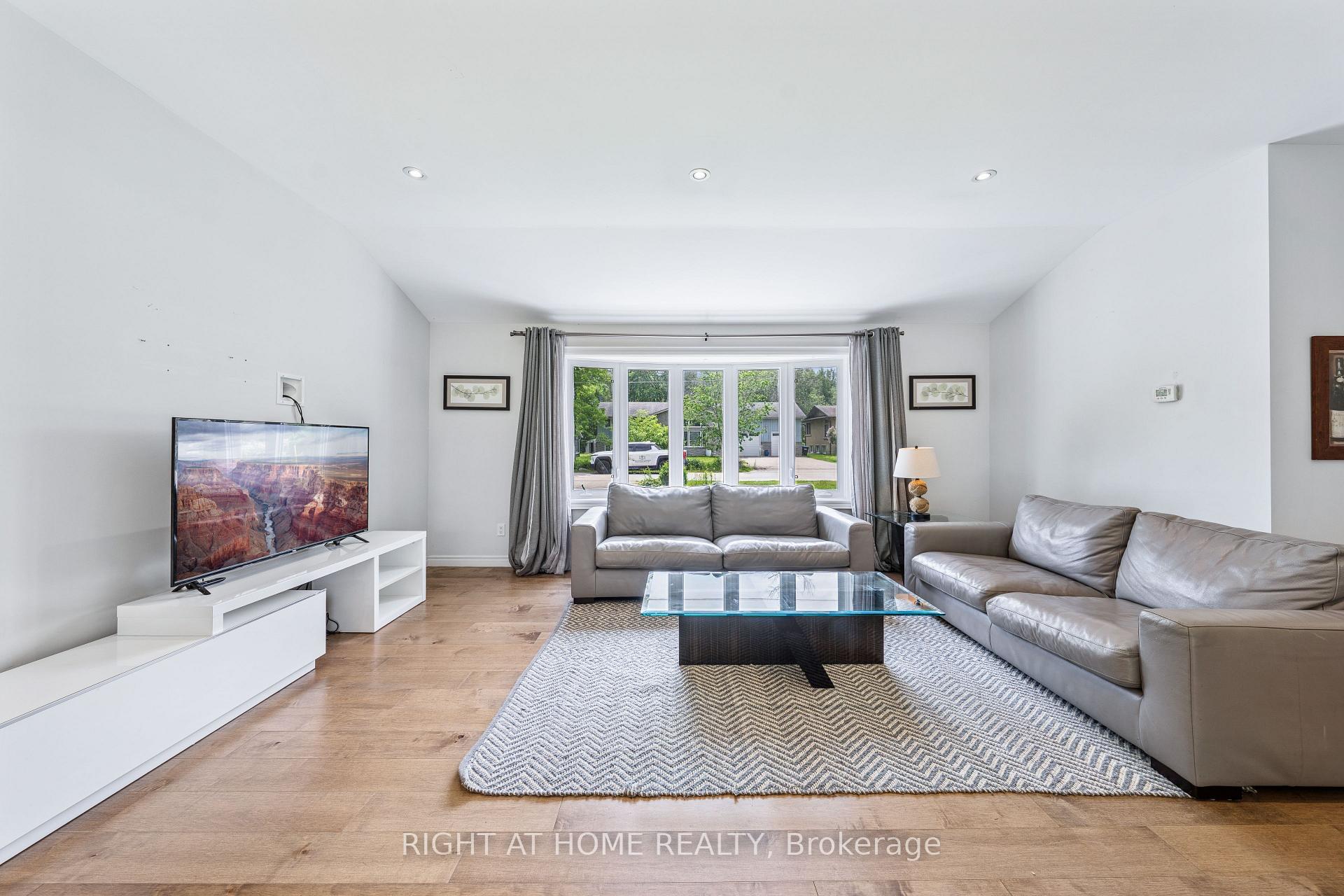 Photo 9 of 1152 Birch Road, Innisfil, Gilford — HOMEH
