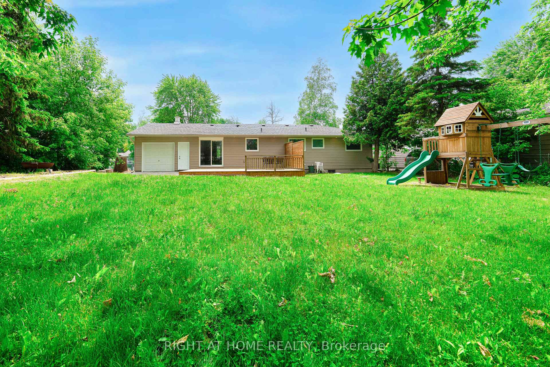 Photo 21 of 1152 Birch Road, Innisfil, Gilford — HOMEH