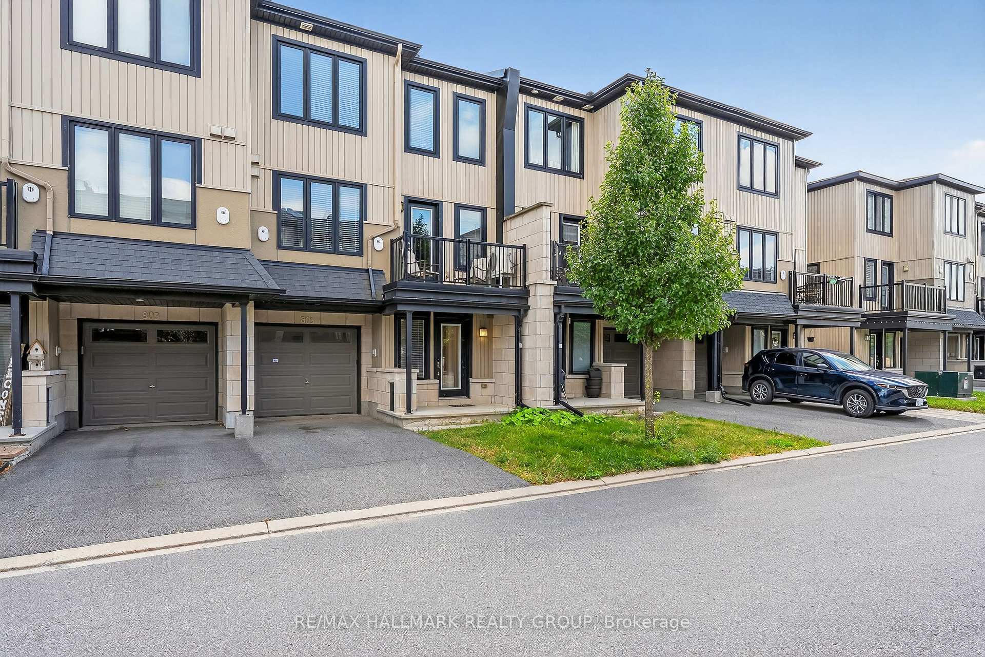 Photo 2 of 805 Element Private, Ottawa, Kanata - Emerald Meadows/Trailwest — HOMEH