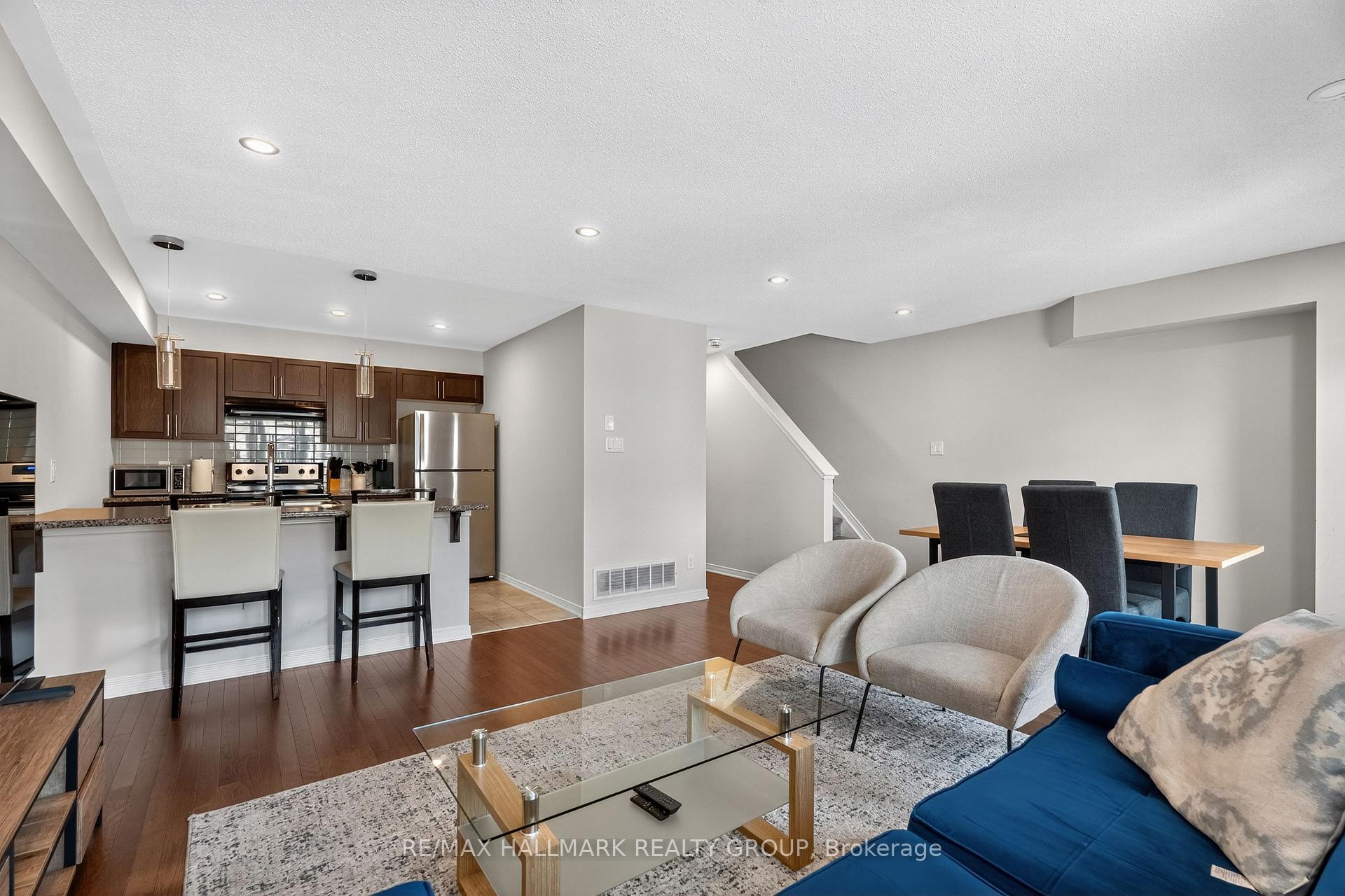 Photo 13 of 805 Element Private, Ottawa, Kanata - Emerald Meadows/Trailwest — HOMEH