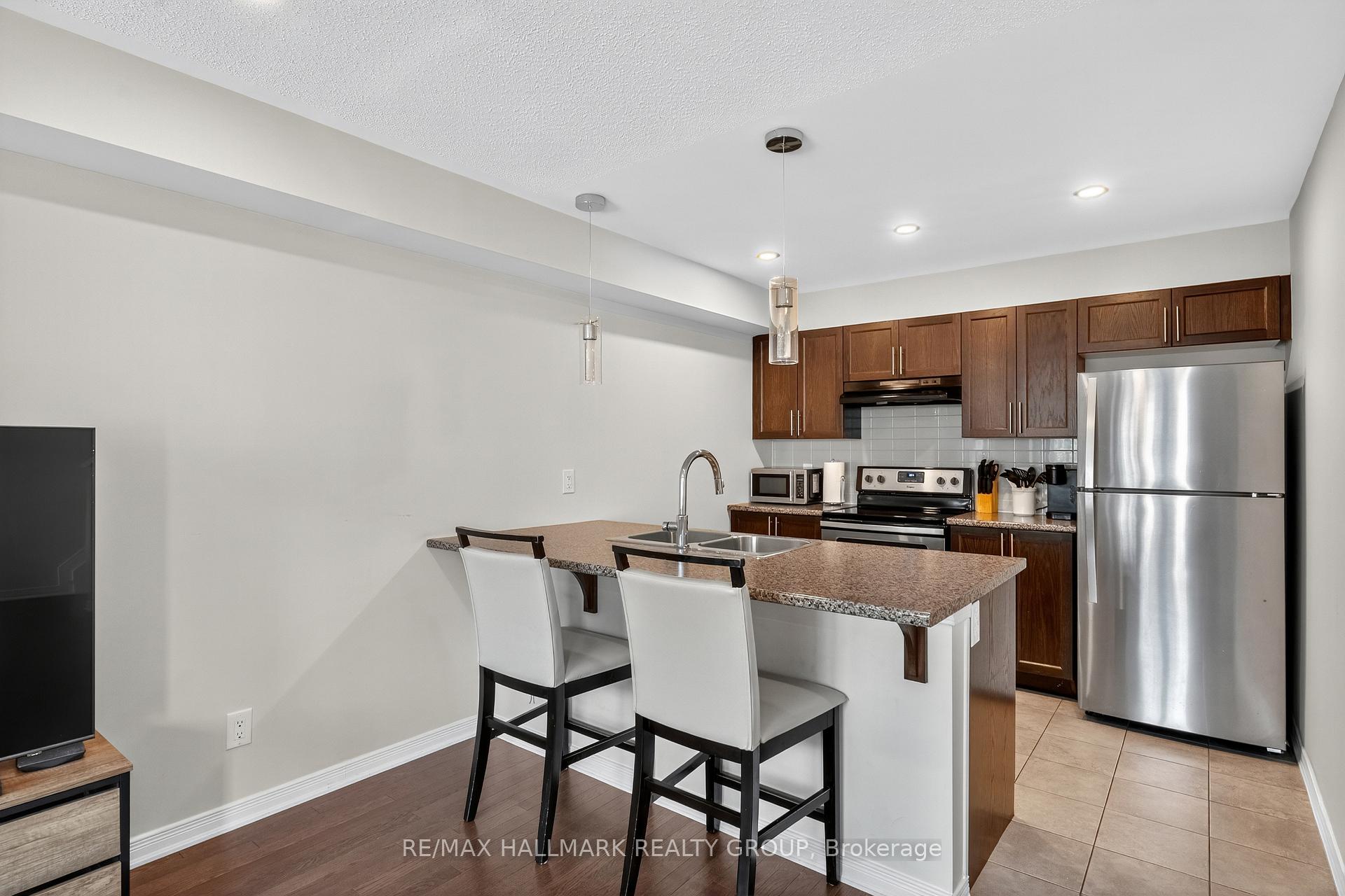 Photo 17 of 805 Element Private, Ottawa, Kanata - Emerald Meadows/Trailwest — HOMEH