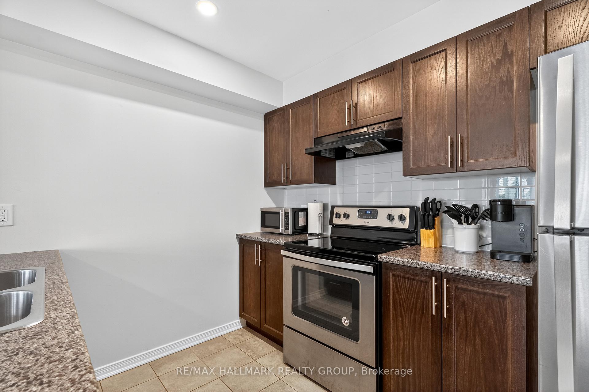 Photo 19 of 805 Element Private, Ottawa, Kanata - Emerald Meadows/Trailwest — HOMEH