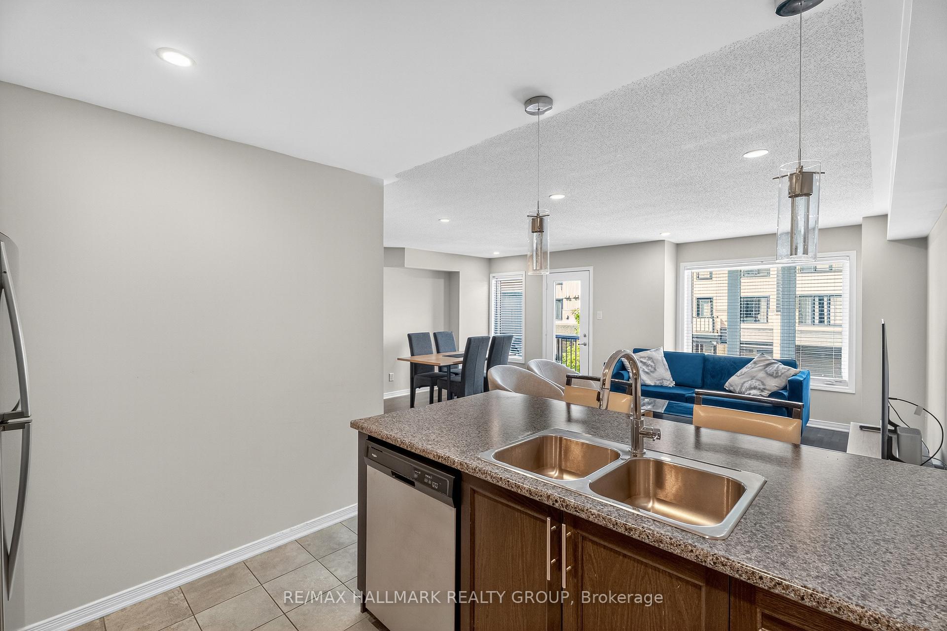 Photo 20 of 805 Element Private, Ottawa, Kanata - Emerald Meadows/Trailwest — HOMEH
