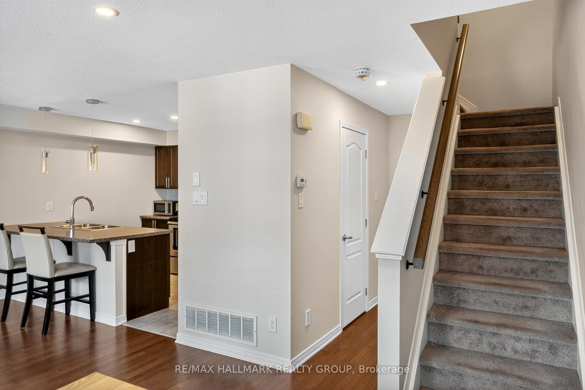 Photo 25 of 805 Element Private, Ottawa, Kanata - Emerald Meadows/Trailwest — HOMEH