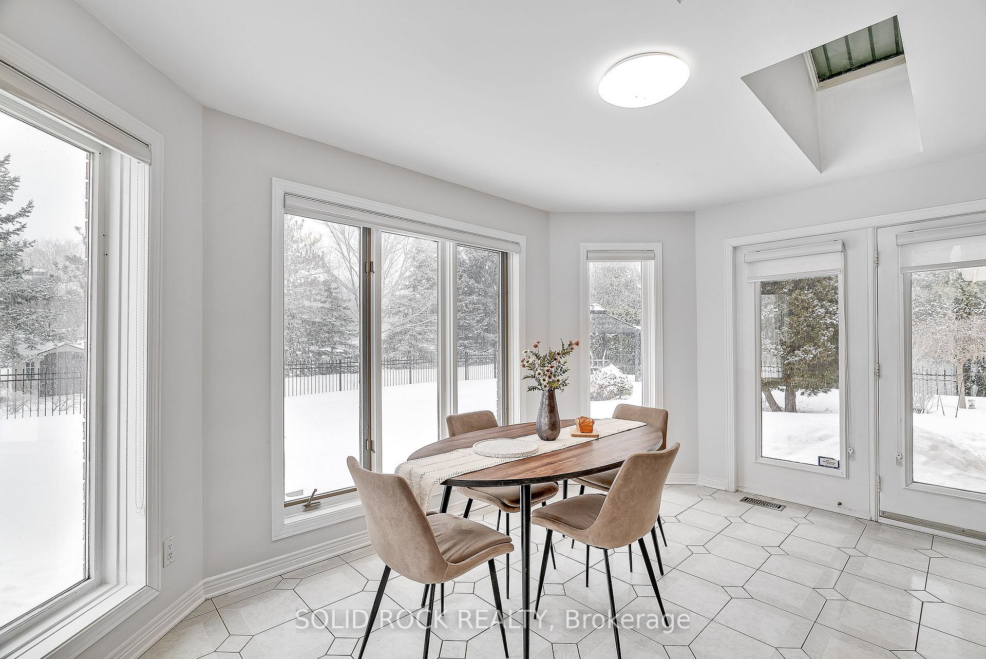 Photo 10 of 42 Marchbrook Circle, Ottawa, Kanata - Rural Kanata (Central) — HOMEH