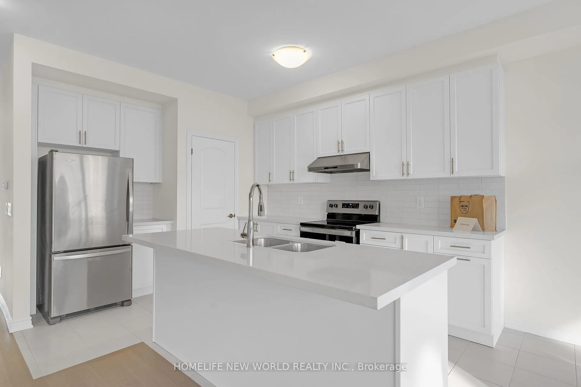 Photo 2 of 7 Harvey Bunker Crescent, Markham, Angus Glen — HOMEH