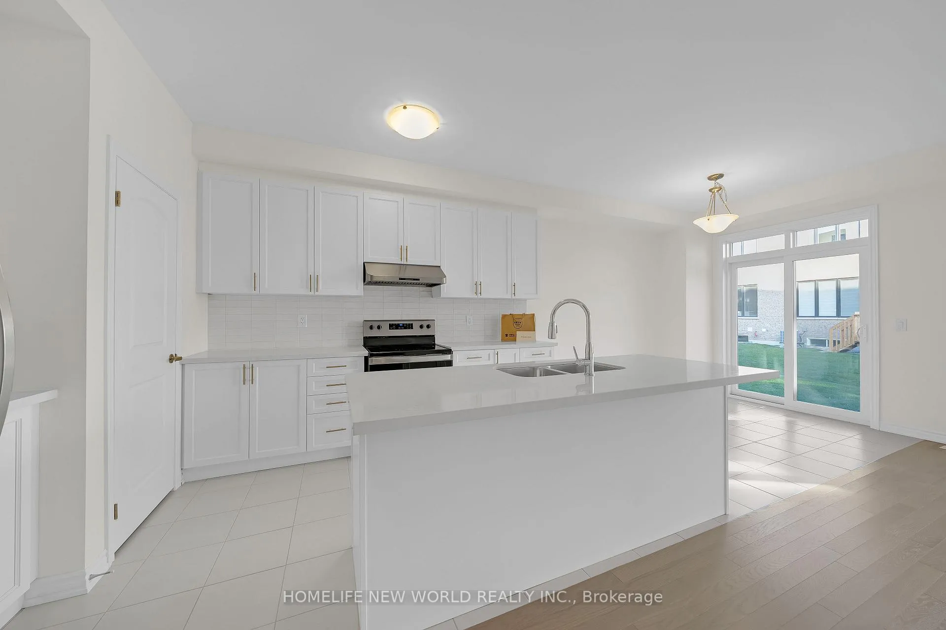 Photo 3 of 7 Harvey Bunker Crescent, Markham, Angus Glen — HOMEH